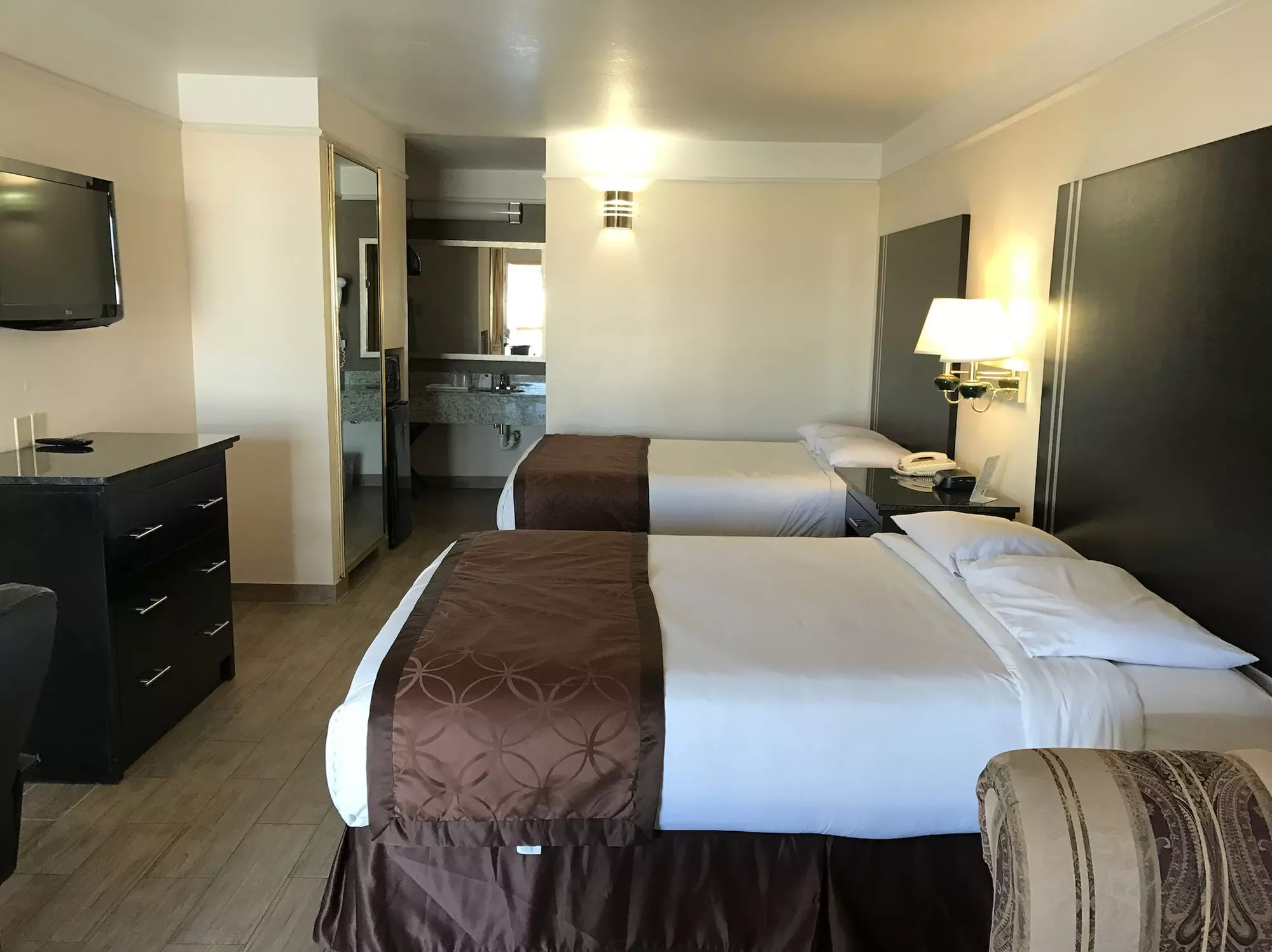 Texas Inn & Suites - Primary Image