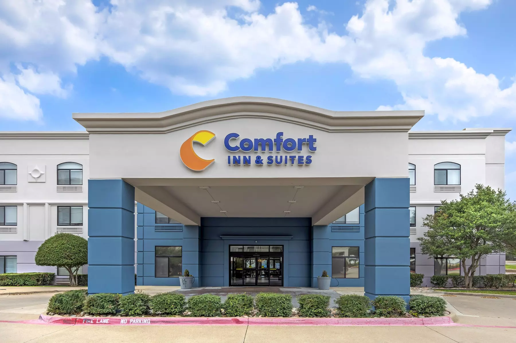 Comfort Inn & Suites Irving Las Colinas DFW - Primary Image