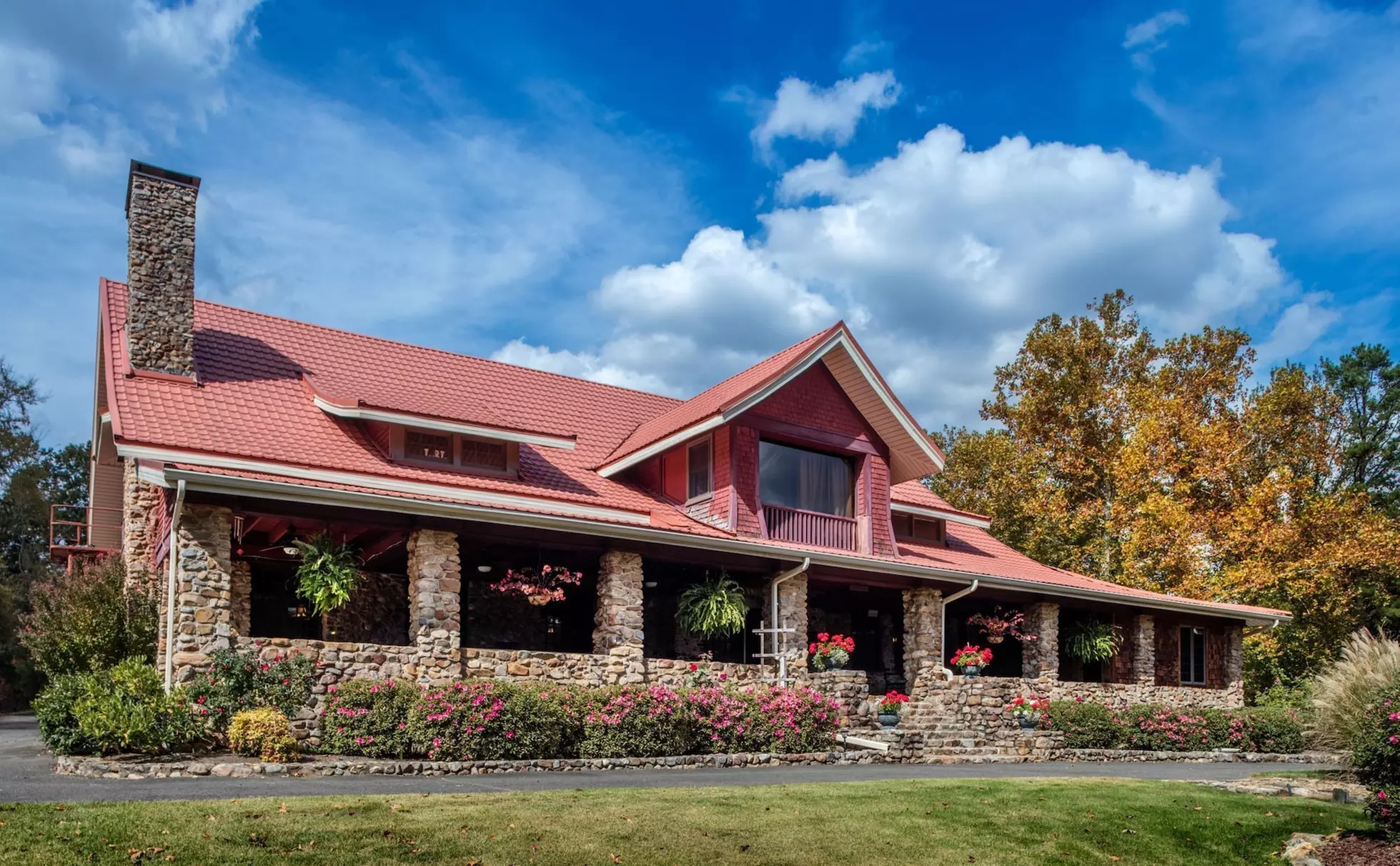 Hilltop Manor Bed and Breakfast - Primary Image