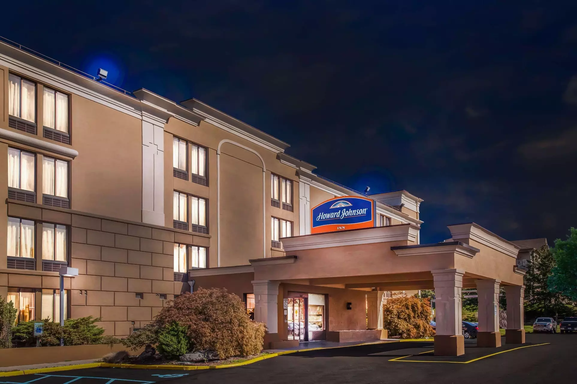 Howard Johnson by Wyndham Suffern - Primary Image