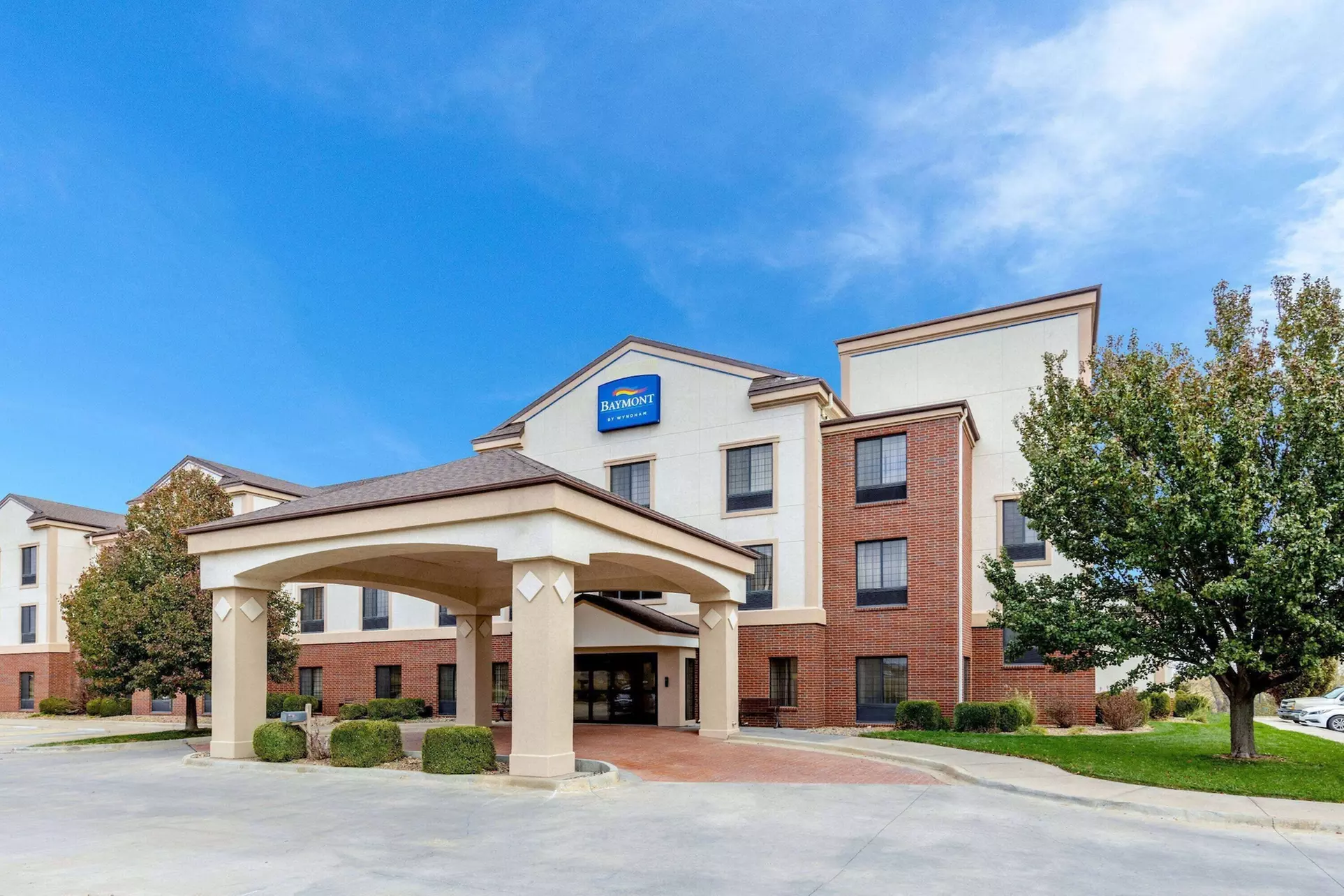 Baymont by Wyndham Pratt - Primary Image