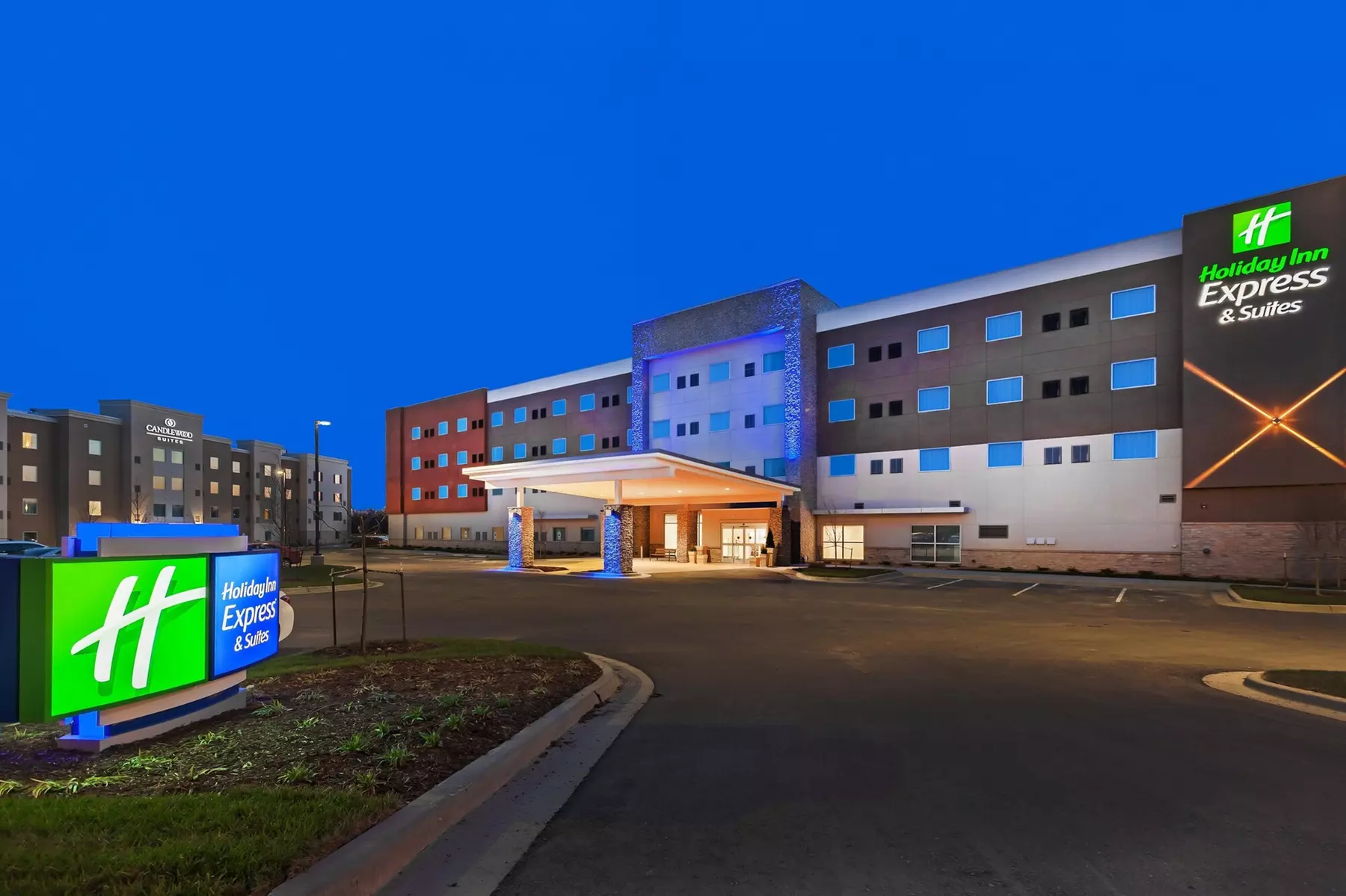 Holiday Inn Express & Suites Lenexa - Overland Park Area by IHG - Primary Image