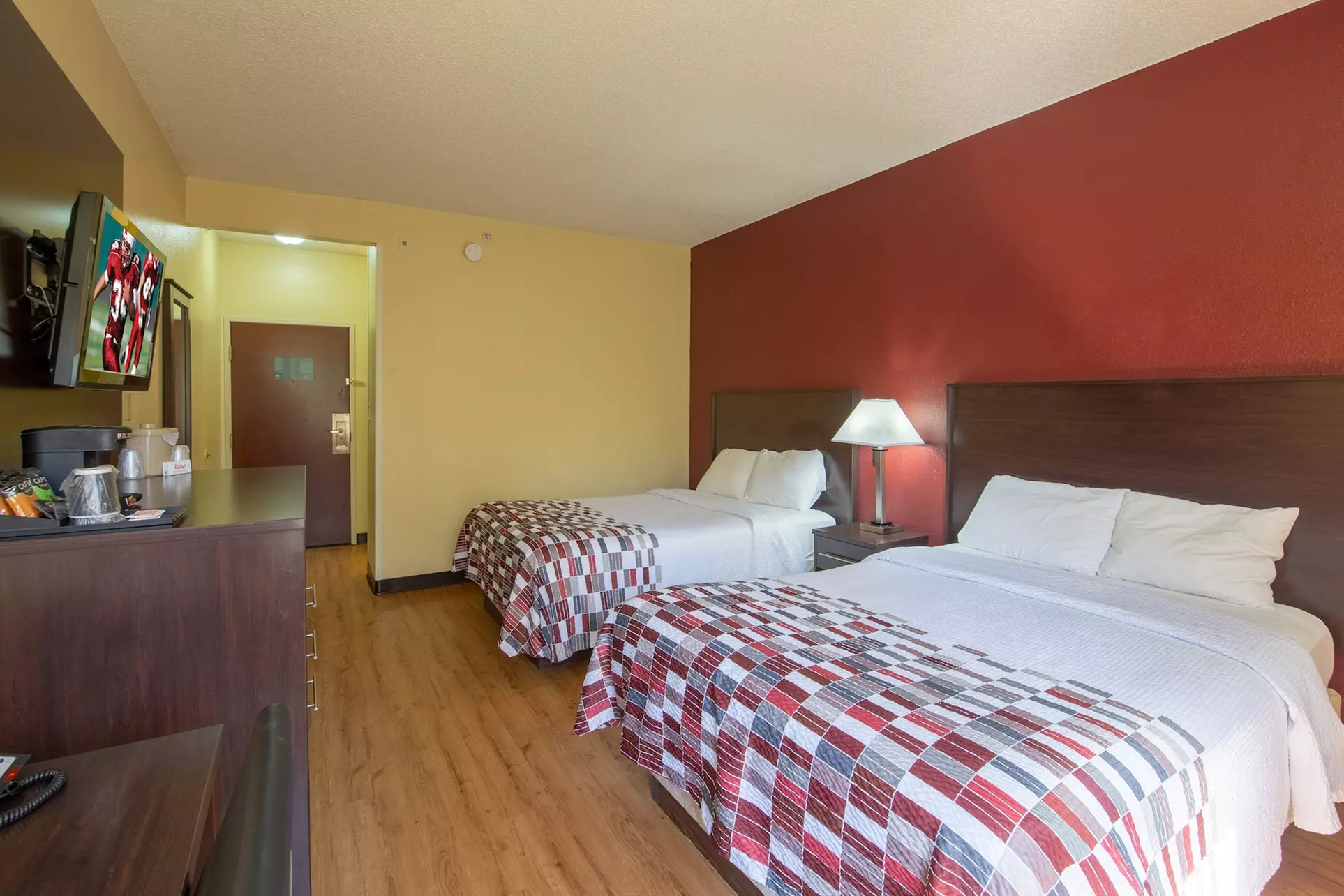 Red Roof Inn & Suites Indianapolis Airport - Primary Image