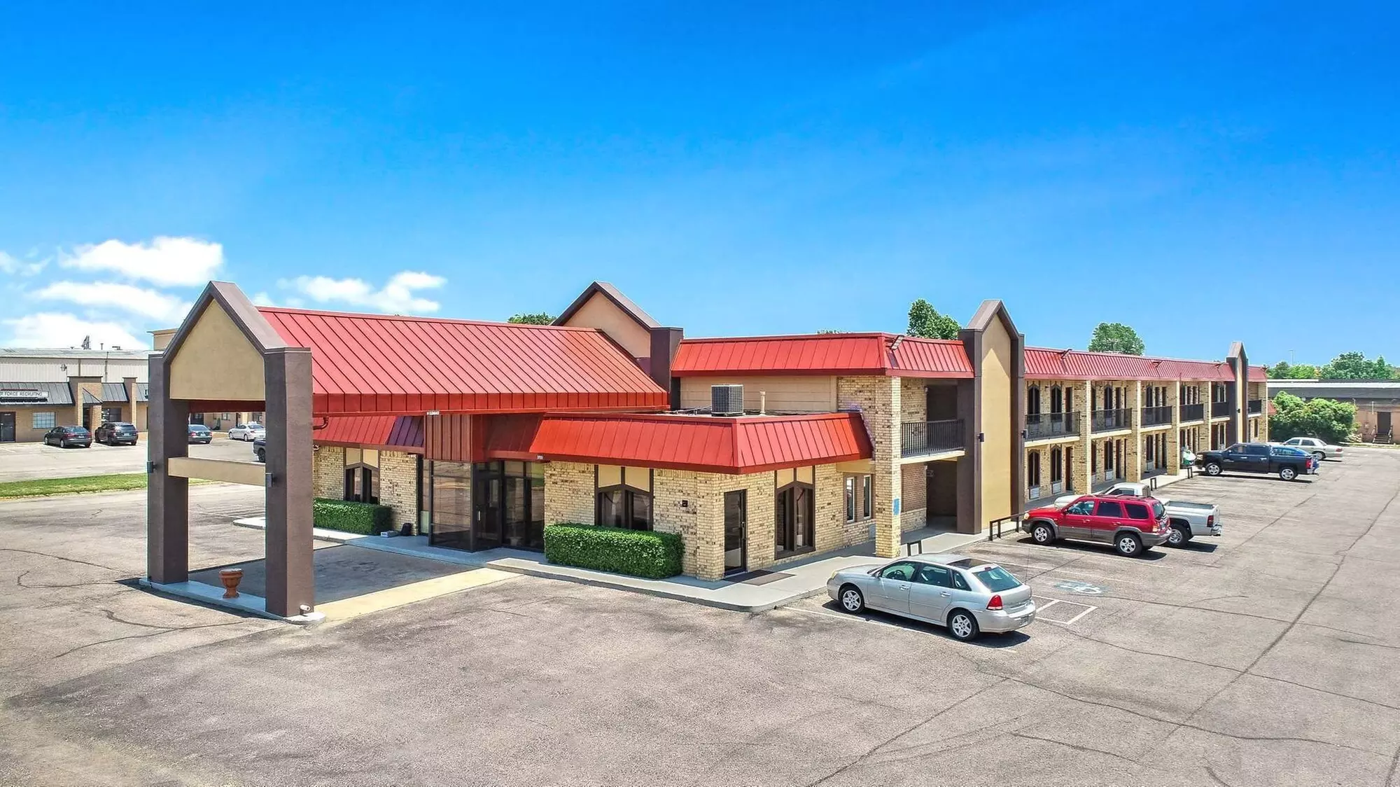 Americas Best Value Inn Paris - Primary Image