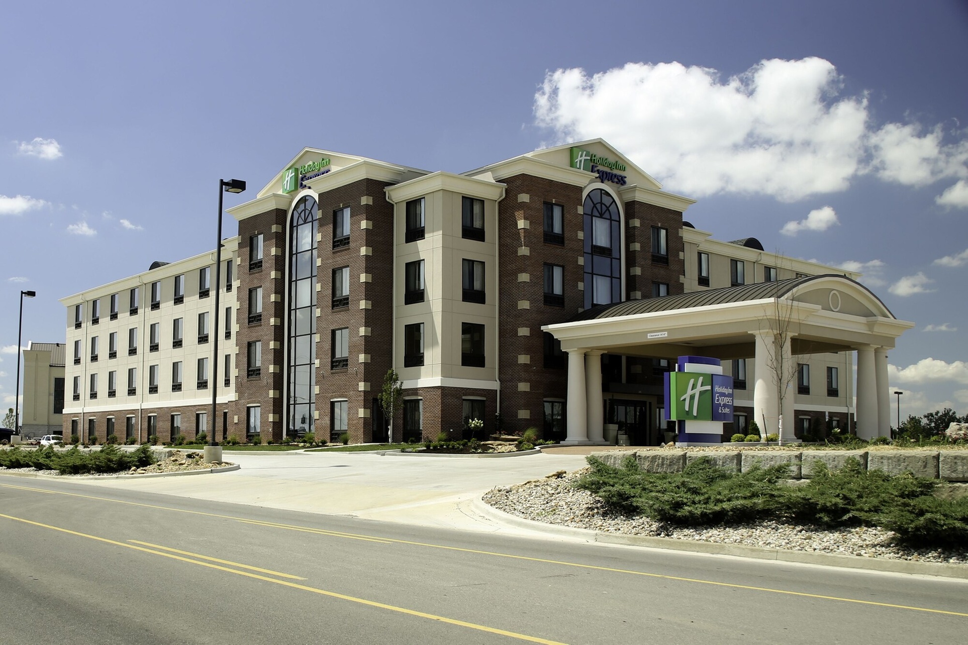 Holiday Inn Express Hotel & Suites Marion Northeast by IHG