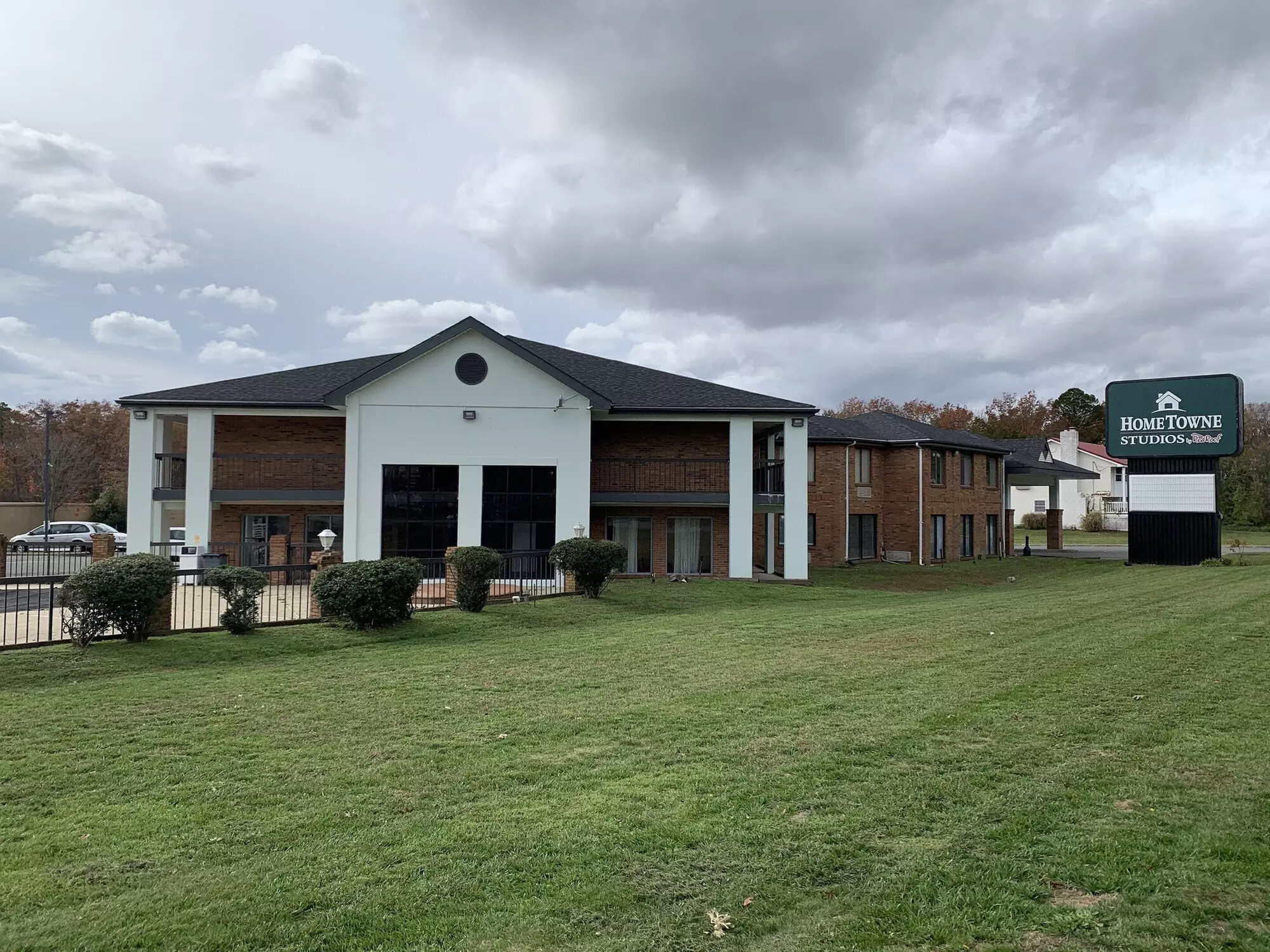 HomeTowne Studios By Red Roof Egg Harbor–Atlantic City Airport - Primary Image