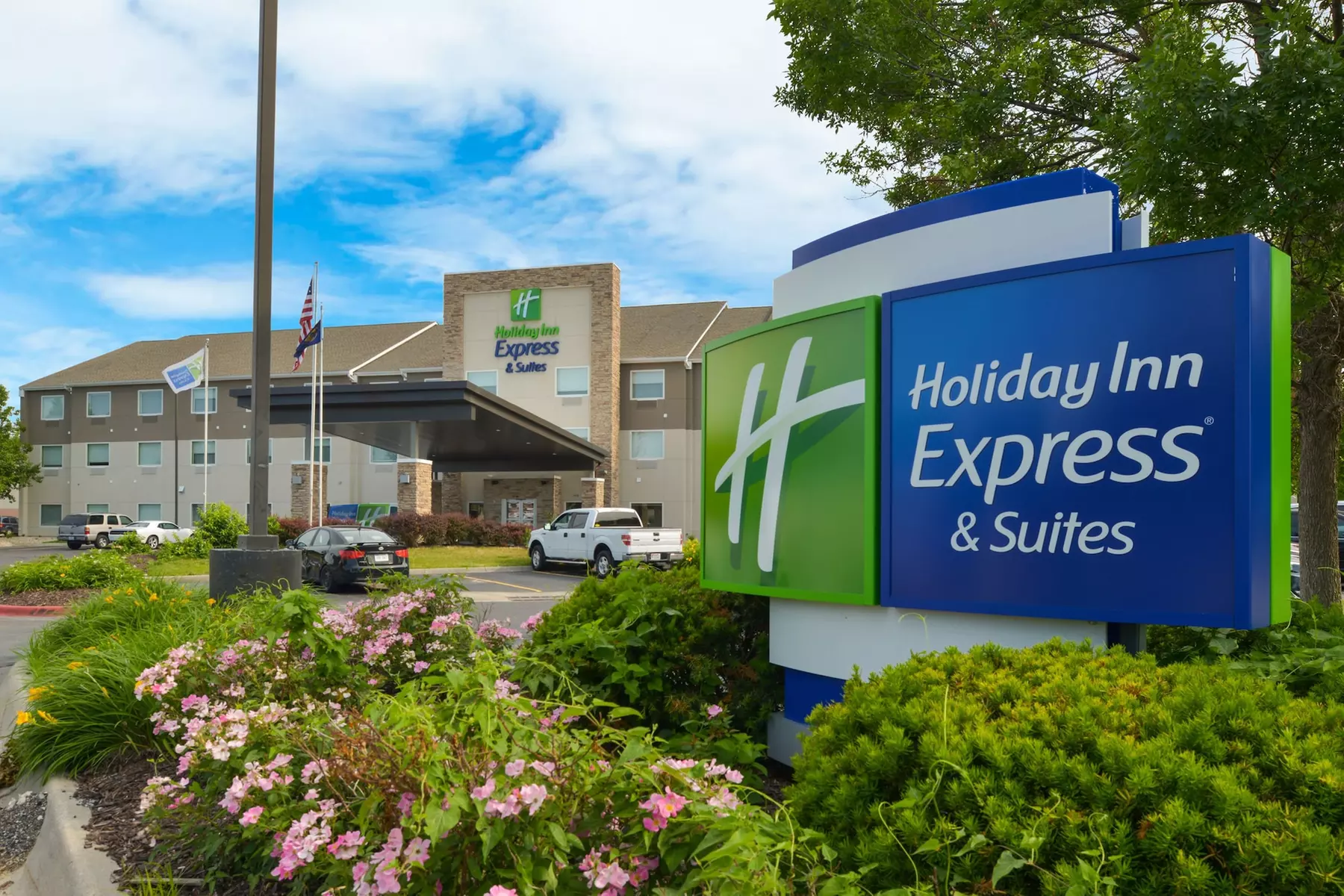Holiday Inn Express & Suites Omaha - 120th and Maple by IHG - Primary Image