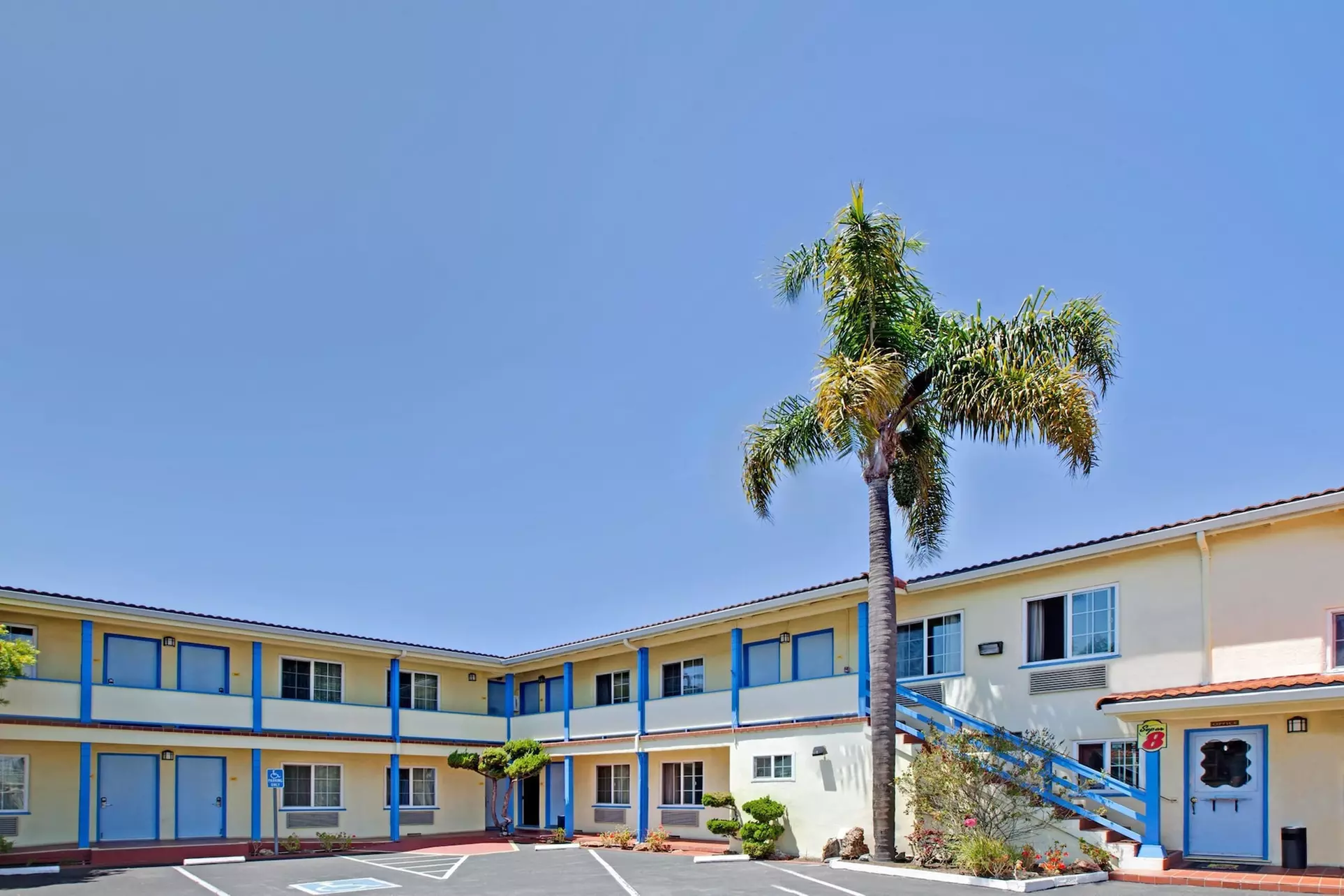 Super 8 by Wyndham Berkeley - Primary Image