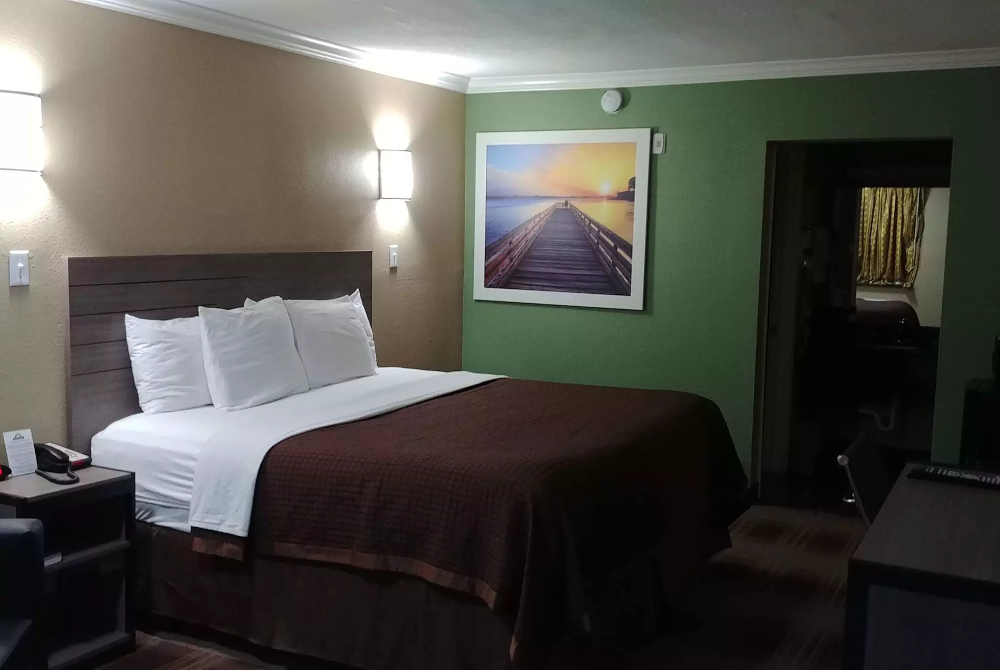 Days Inn by Wyndham Houston East - Primary Image