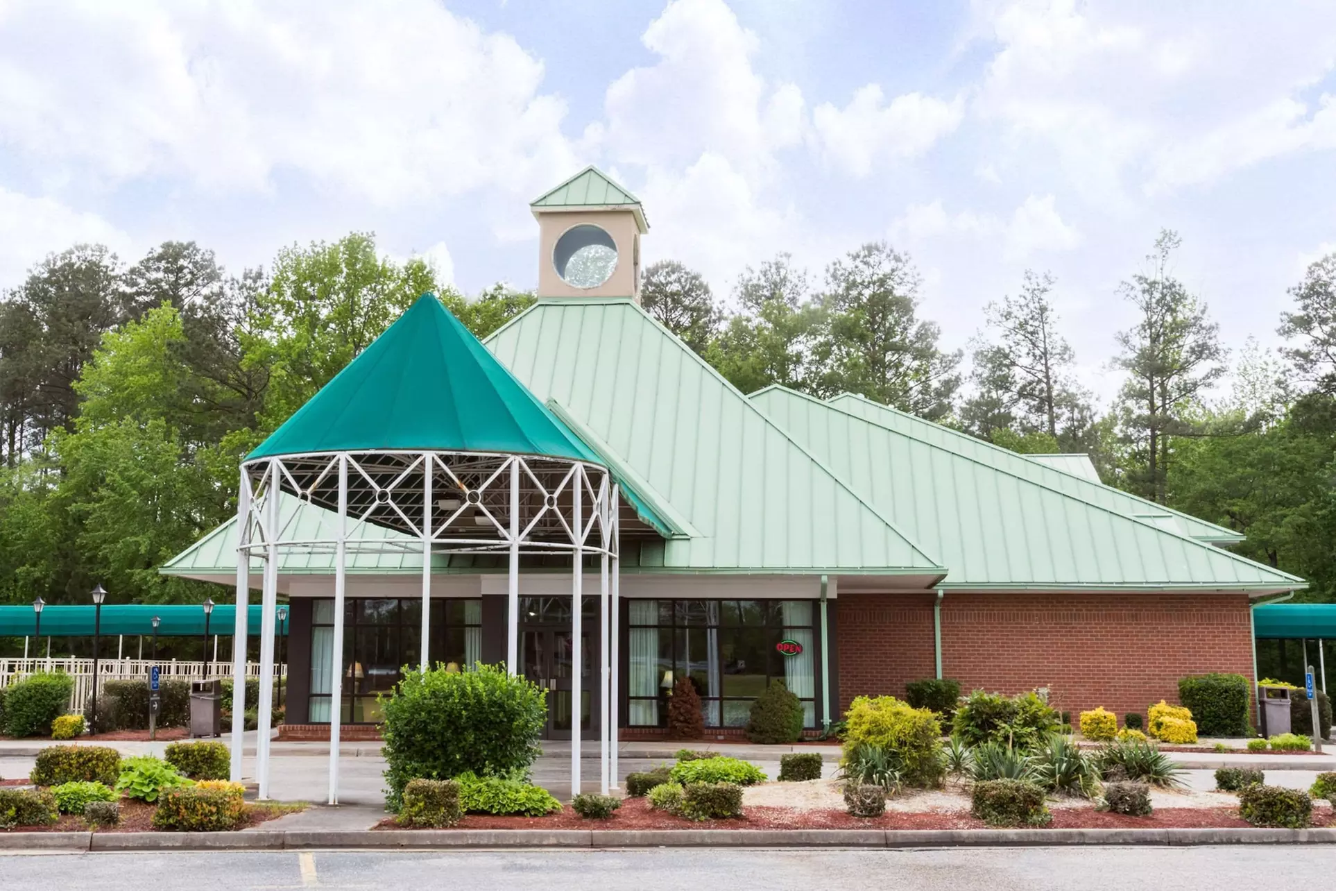 Days Inn by Wyndham Petersburg/South Fort Lee - Primary Image