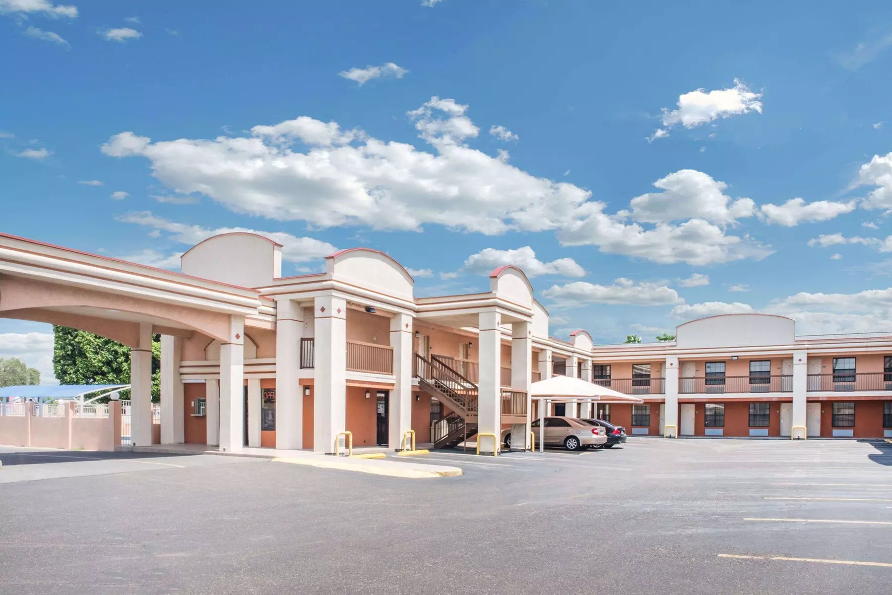 Days Inn by Wyndham McAllen - Primary Image