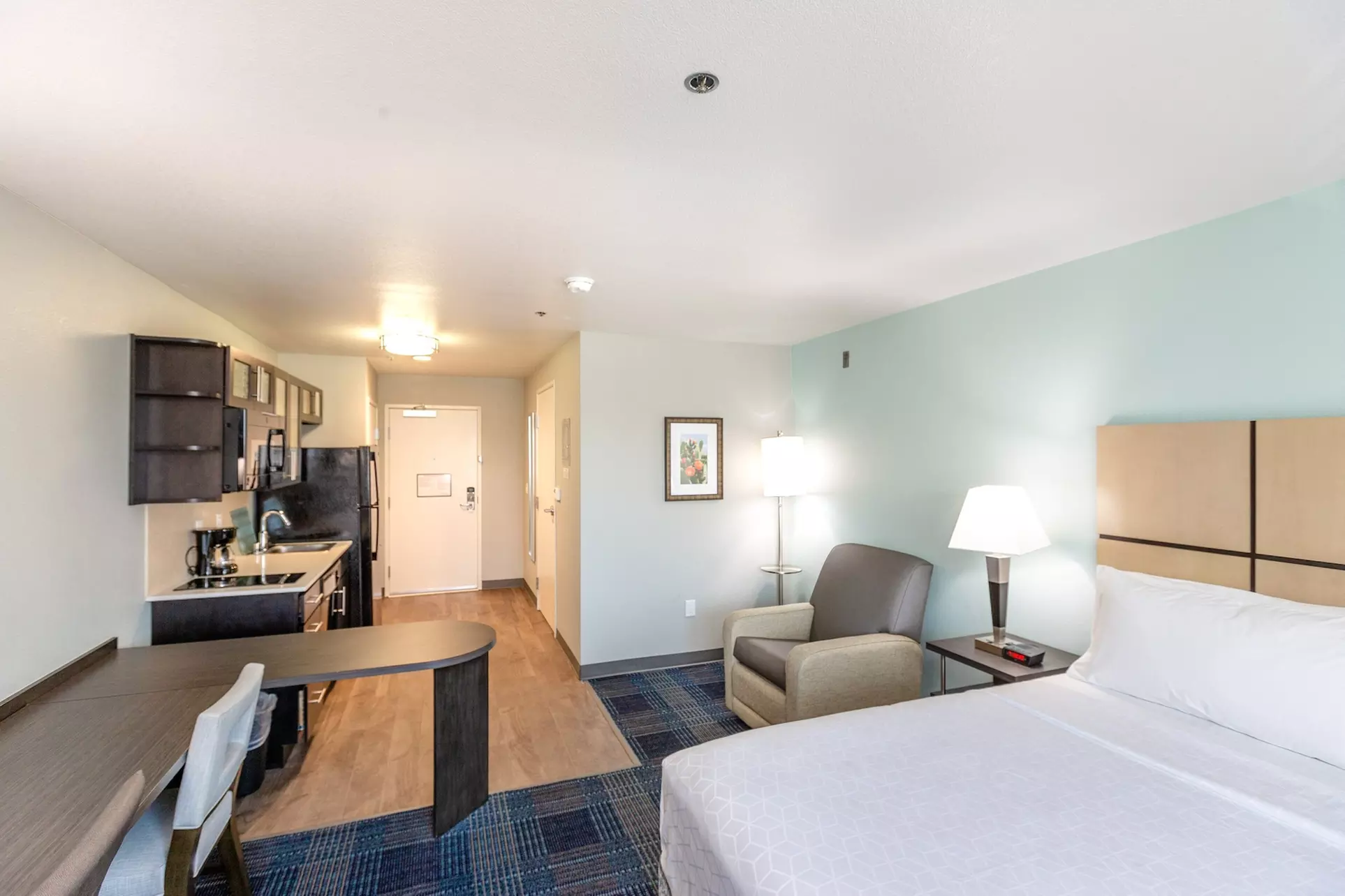 Extended Studio Hotel Ontario - Primary Image