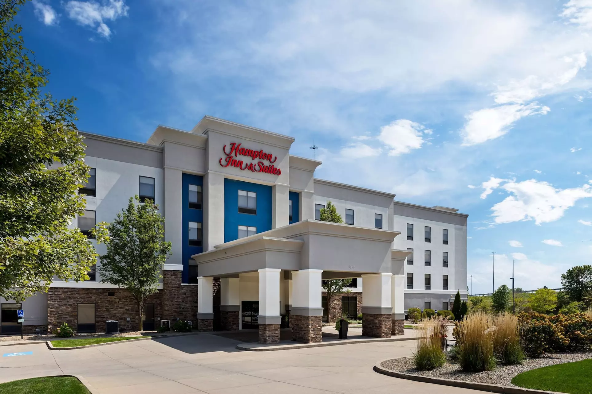 Hampton Inn & Suites Canton - Primary Image