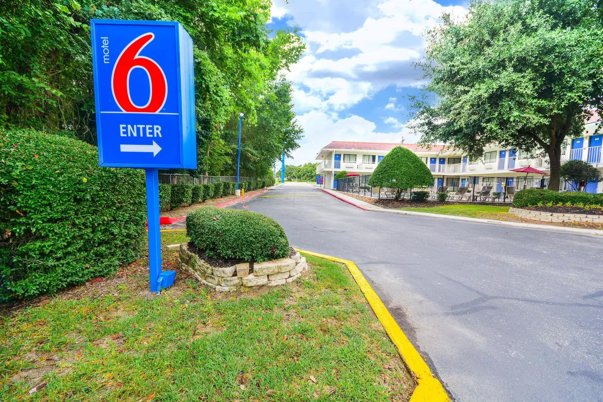 Motel 6 Huntsville, TX - Primary Image