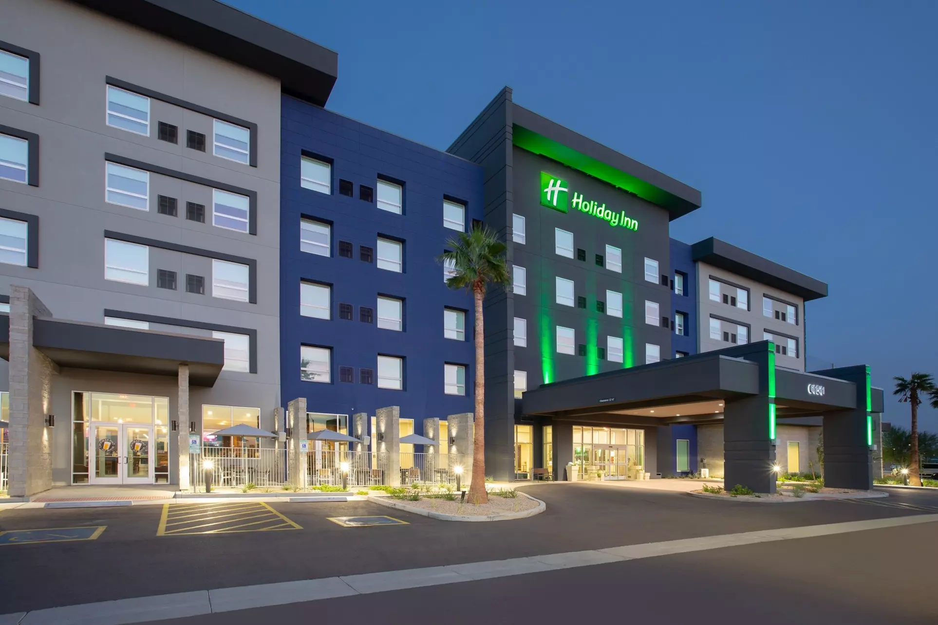 Holiday Inn Glendale - Stadium & Ent Dist by IHG