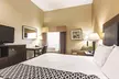 La Quinta Inn & Suites by Wyndham Houston New Caney - Second Medium