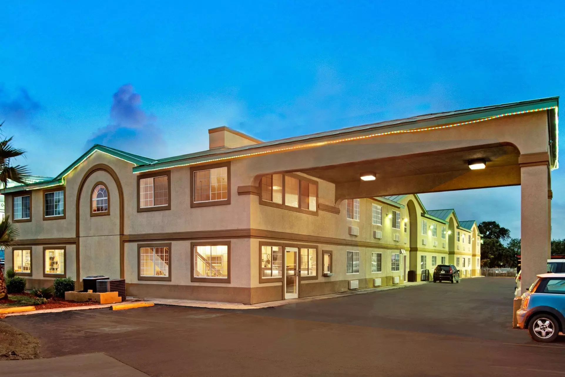 Days Inn by Wyndham San Antonio Airport - Primary Image