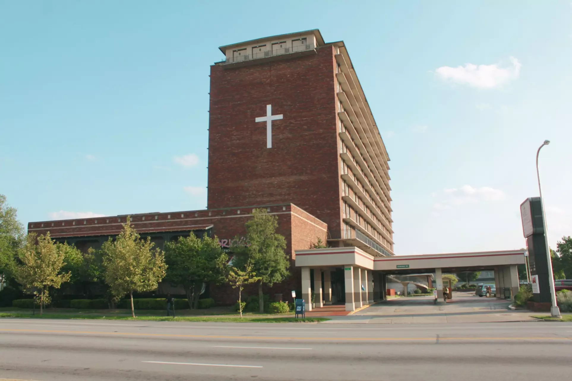 Hotel Louisville - Second Medium