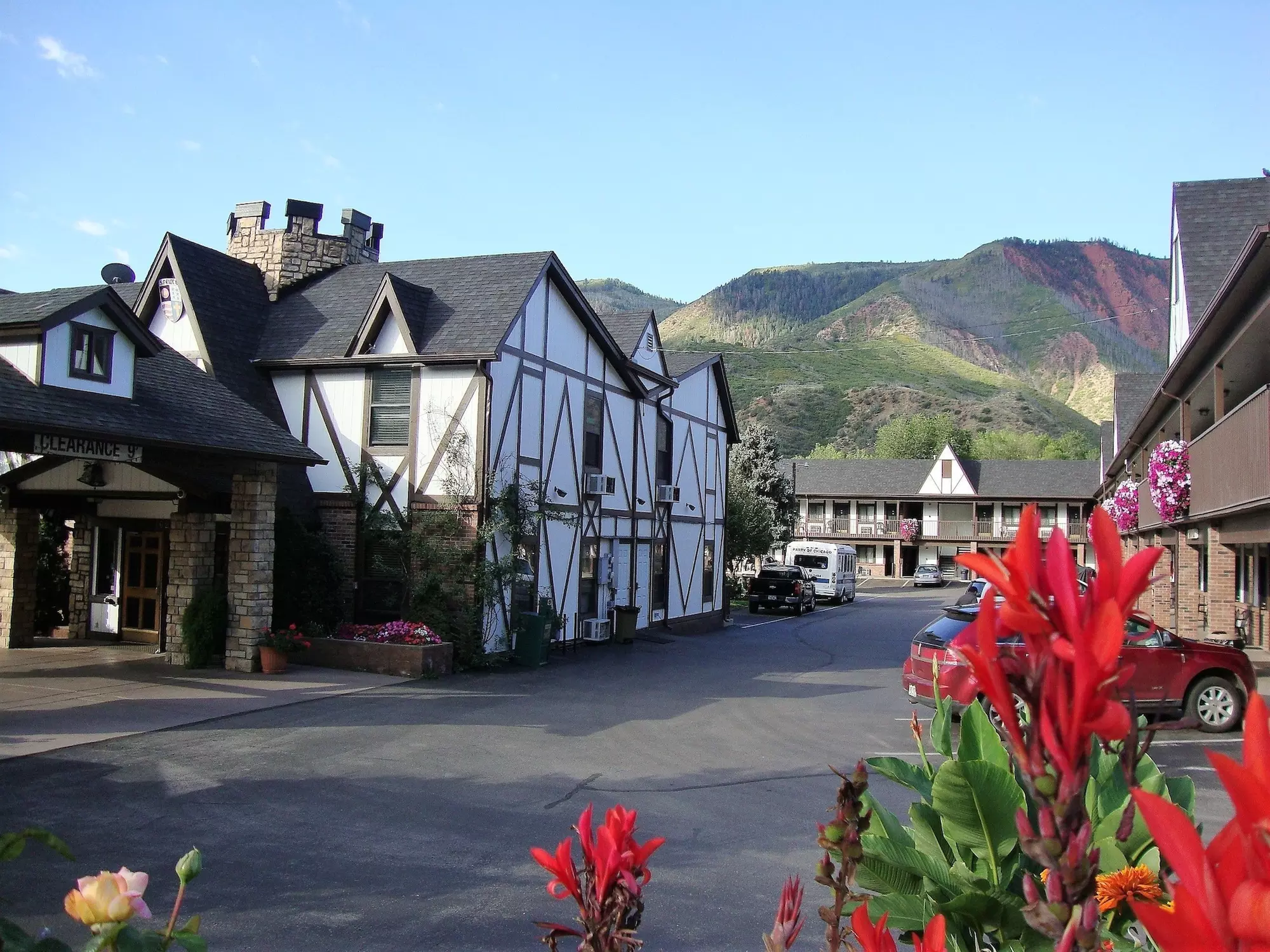 Silver Spruce Inn - Primary Image