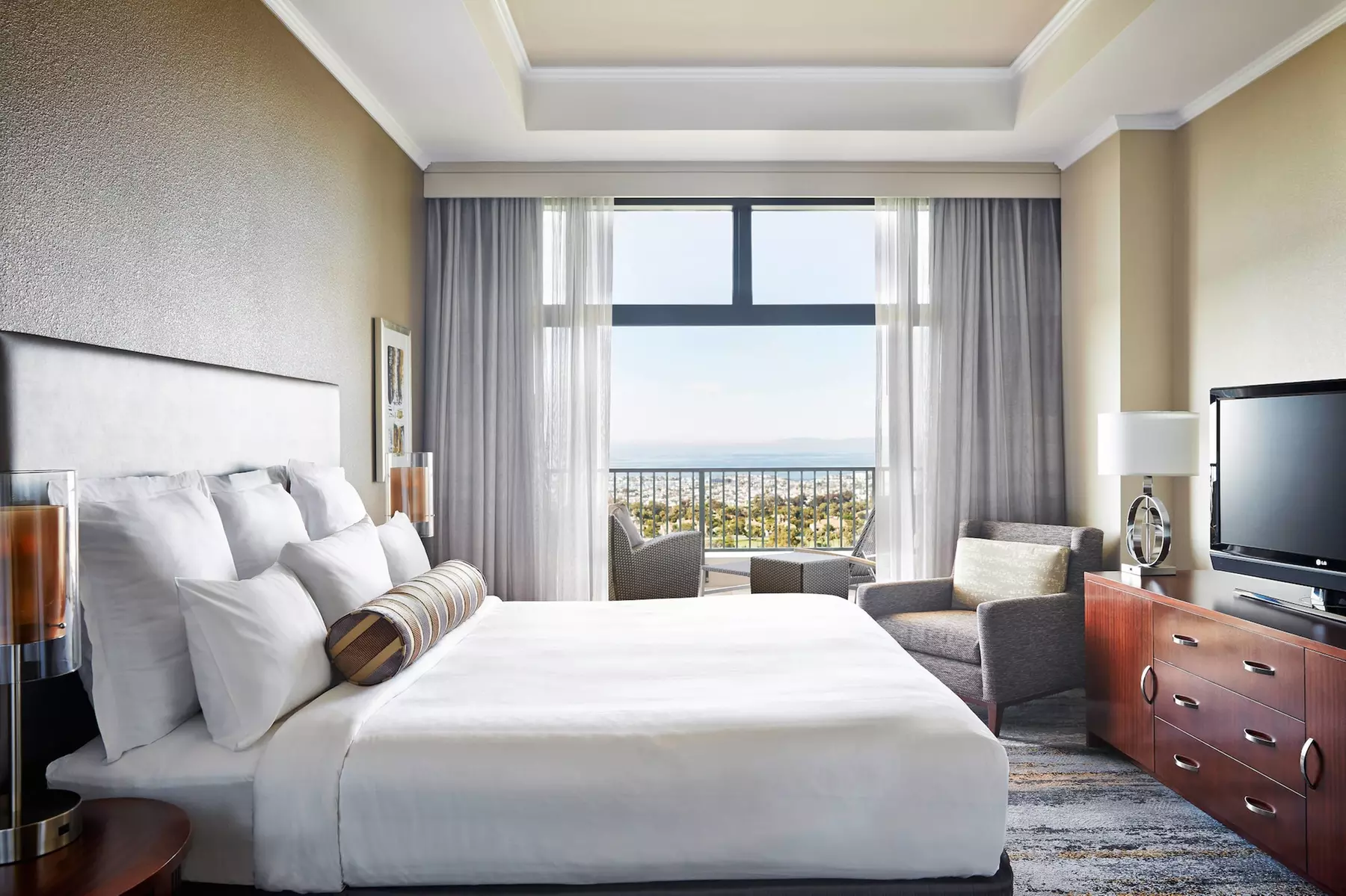 VEA Newport Beach, A Marriott Resort & Spa - Primary Image