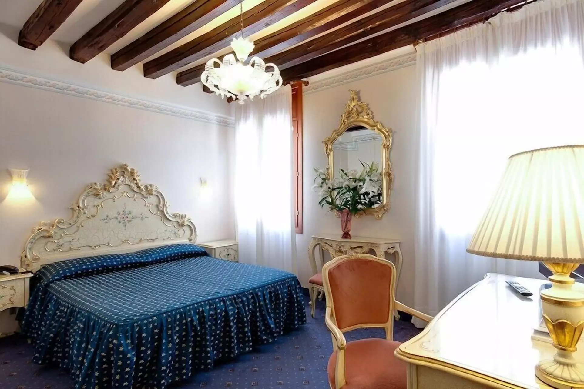 Hotel Diana - Primary Image