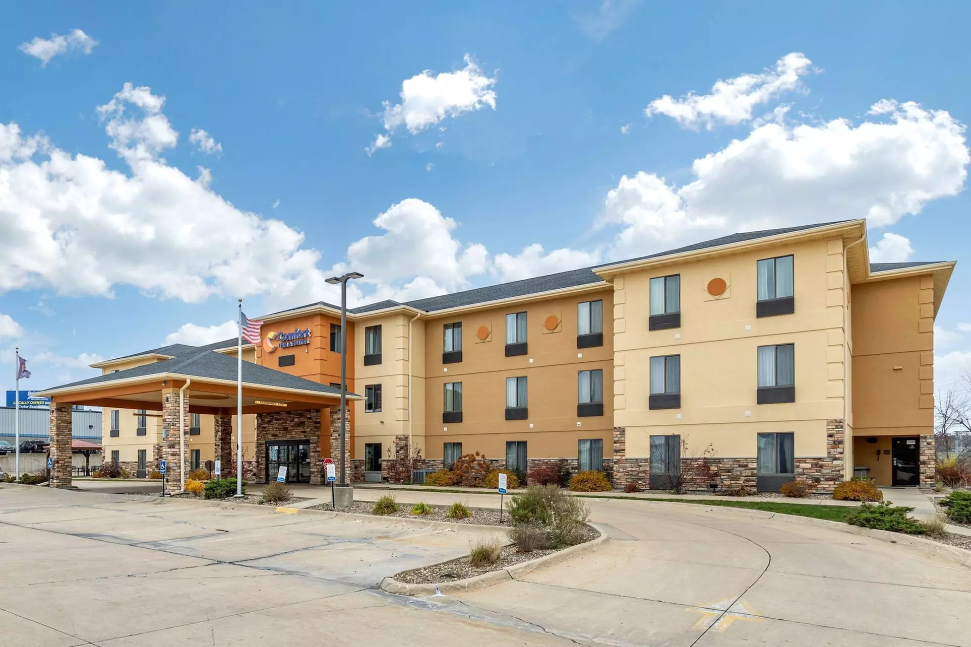Comfort Inn & Suites Cedar Rapids North - Collins Road - Primary Image