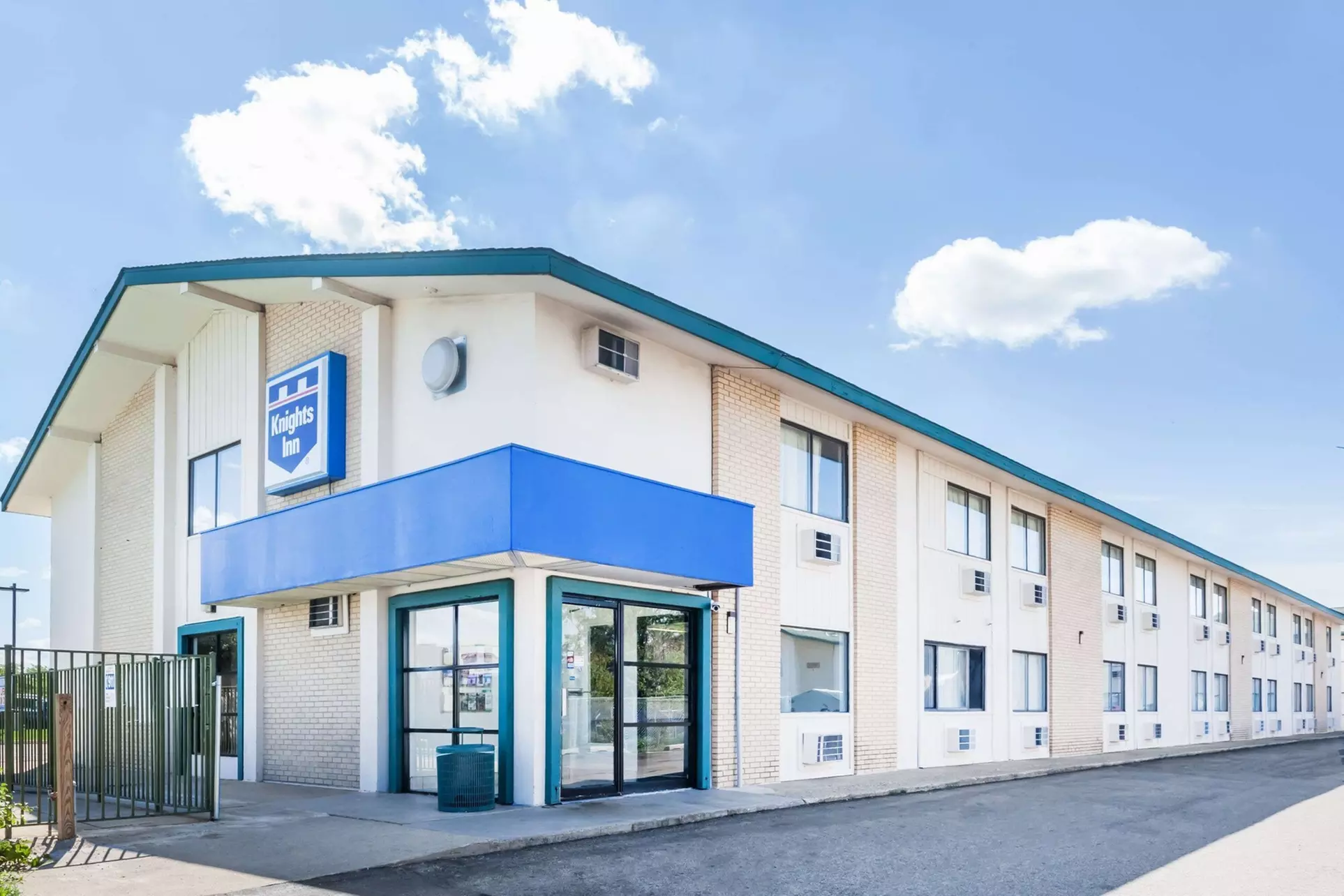 Knights Inn Grand Rapids - Primary Image