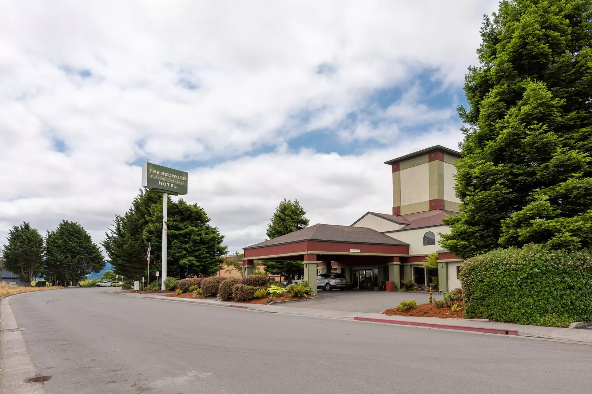 The Redwood Riverwalk, A Boutique Hotel - Primary Image