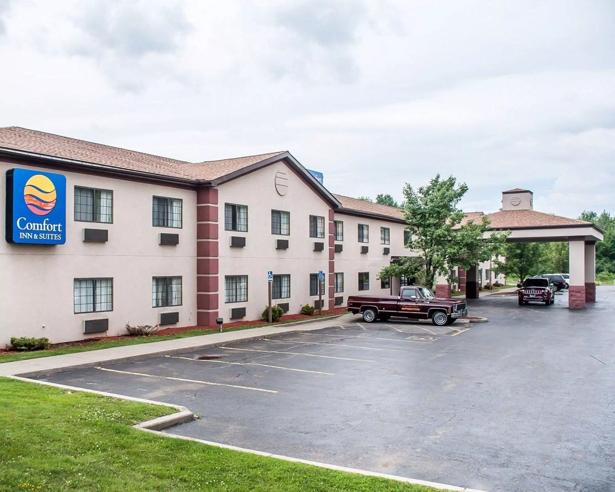 Comfort Inn And Suites Hamburg - Primary Image