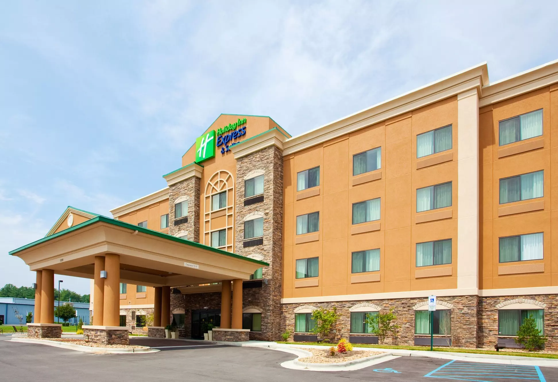 Holiday Inn Express Hotel & Suites Mount Airy by IHG - Primary Image