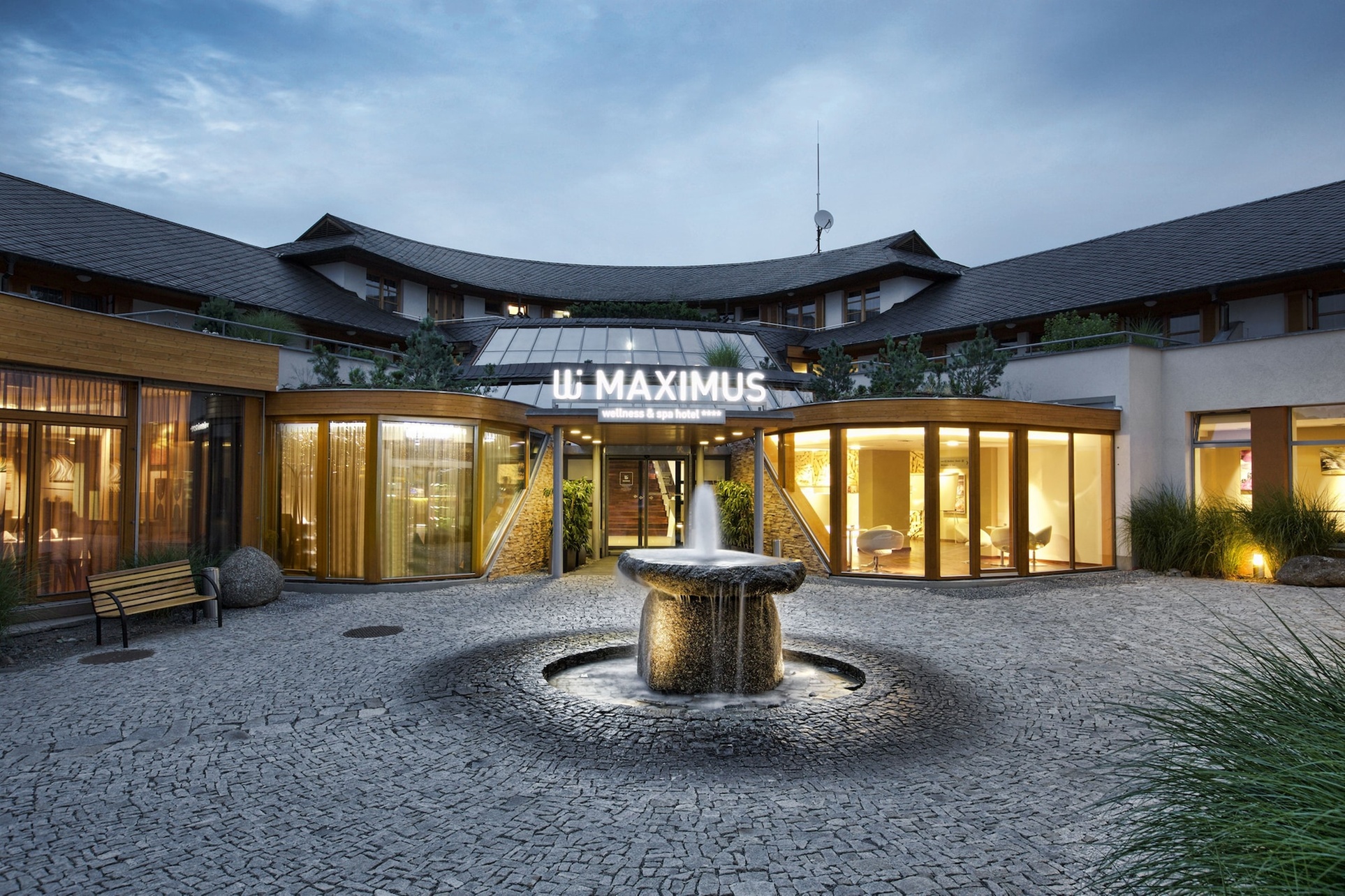 Maximus Resort