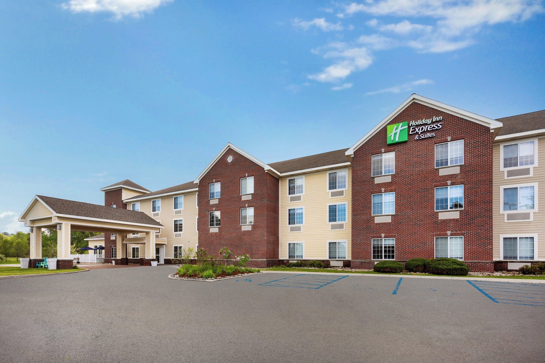 Holiday Inn Express Hotel & Suites Acme-Traverse City by IHG