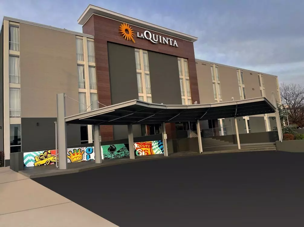 La Quinta Inn & Suites by Wyndham Tulsa Downtown/Route 66 - Primary Image