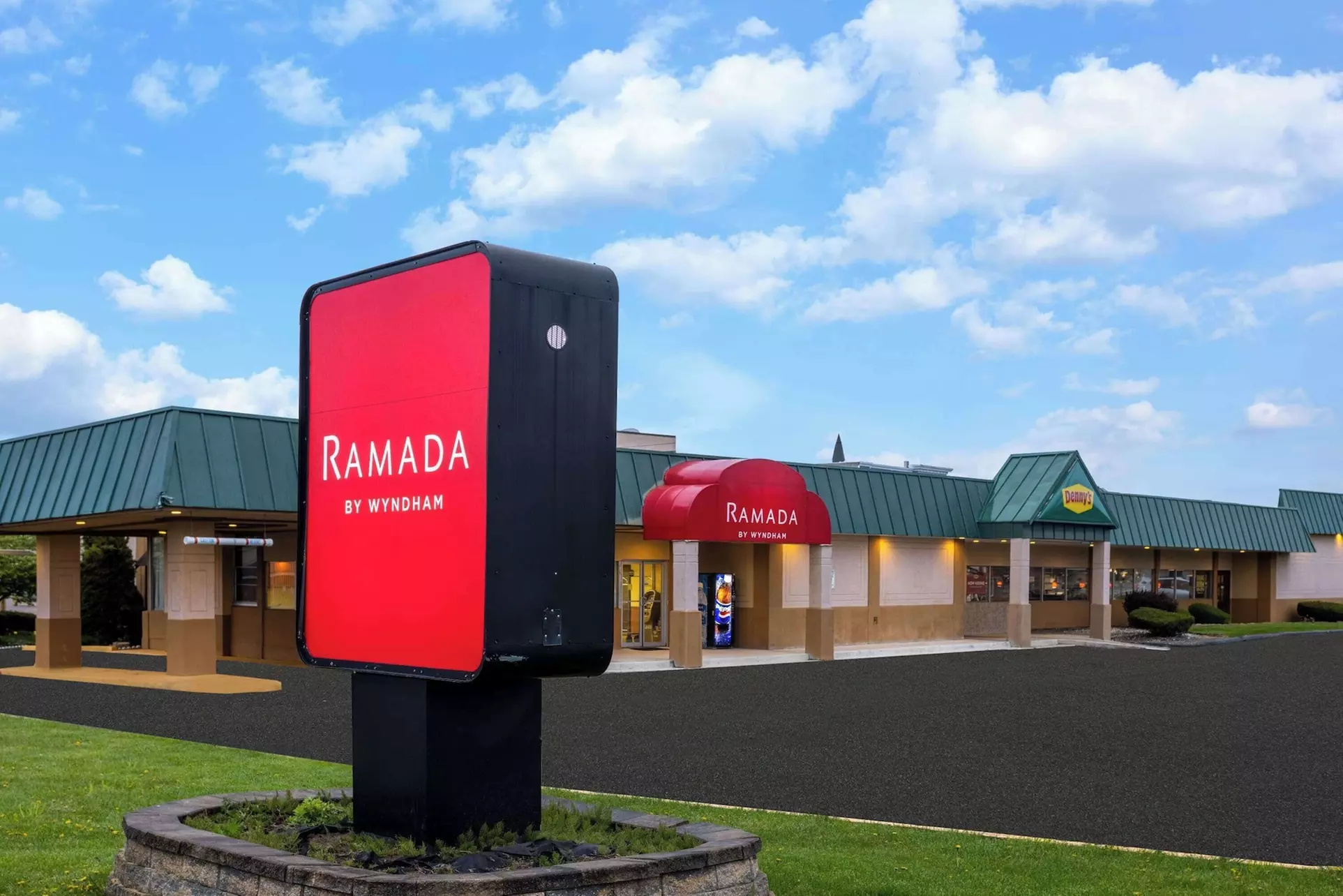 Ramada by Wyndham Rome / Verona - Primary Image
