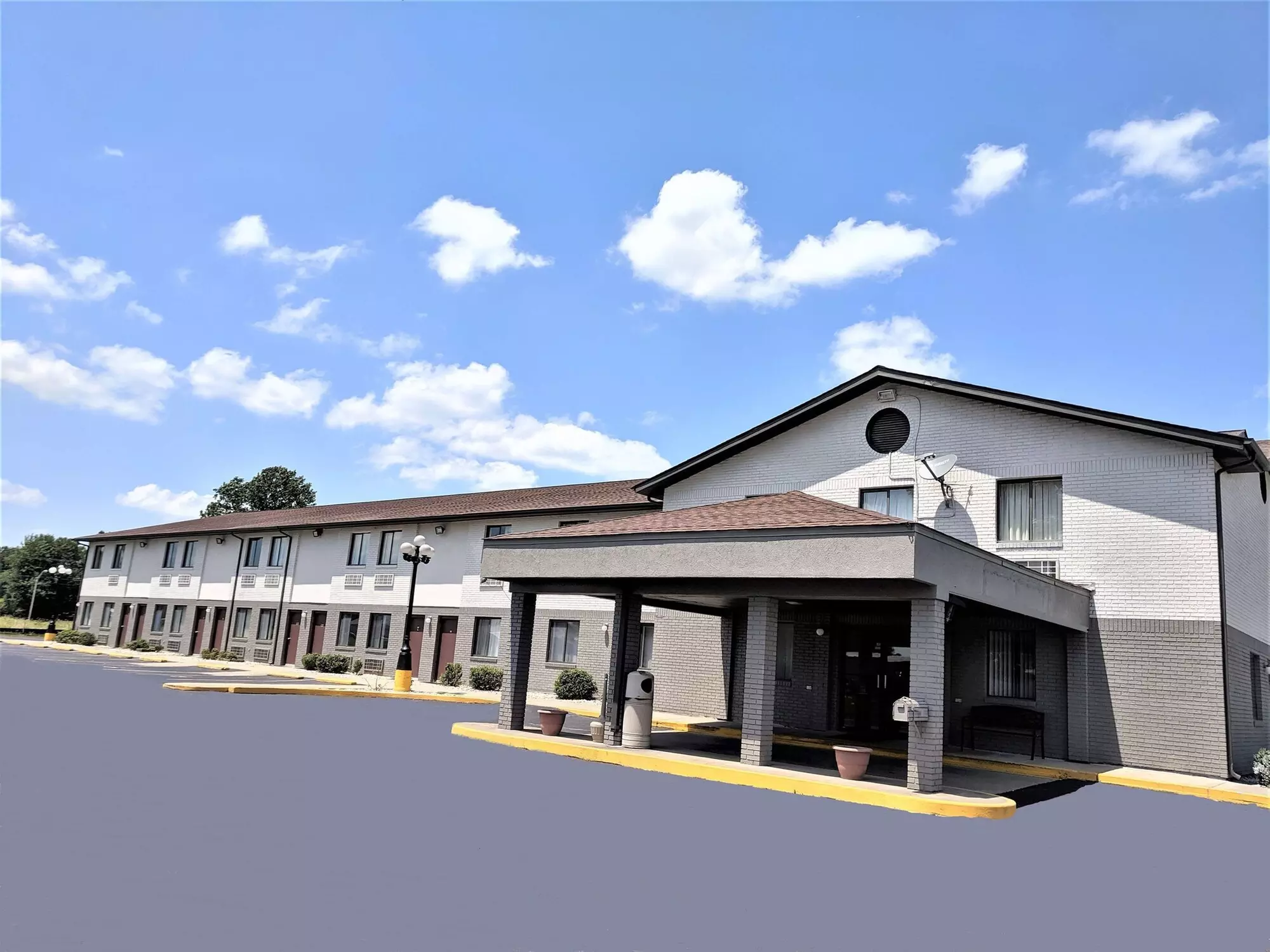 Americas Best Value Inn West Frankfort - Primary Image