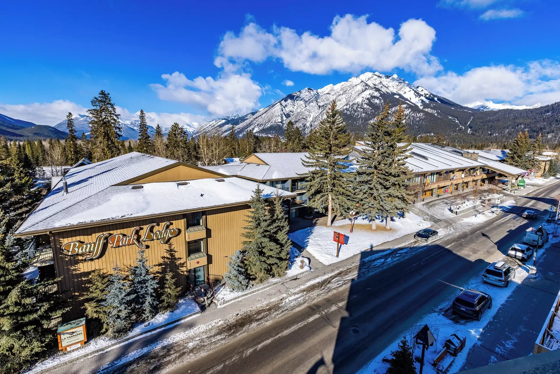 Banff Park Lodge - Primary Image
