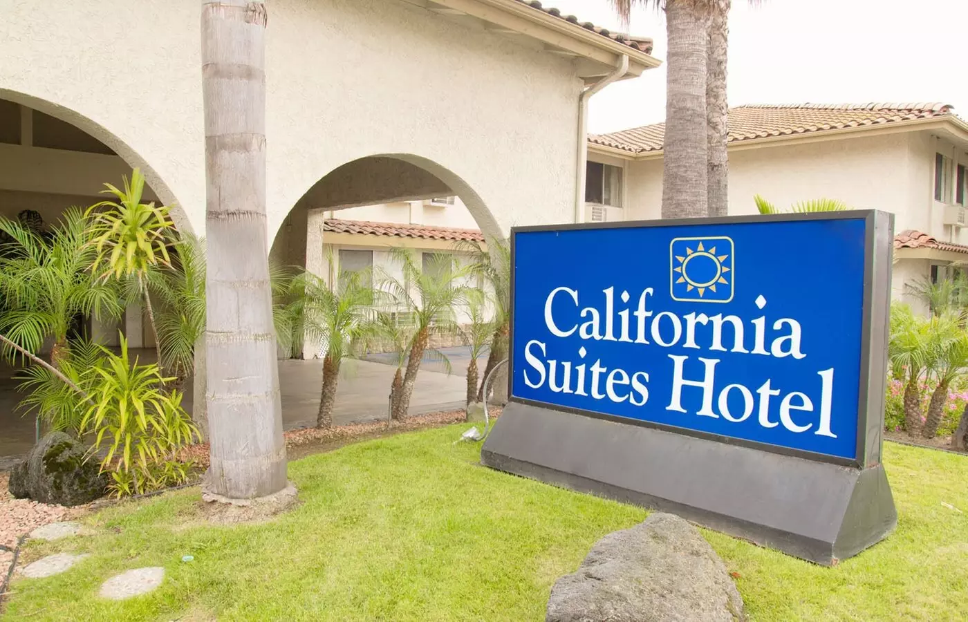 California Suites Hotel - Primary Image