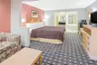 Days Inn & Suites by Wyndham Pine Bluff - Second Medium