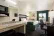 Travelodge by Wyndham Livonia - Second Medium
