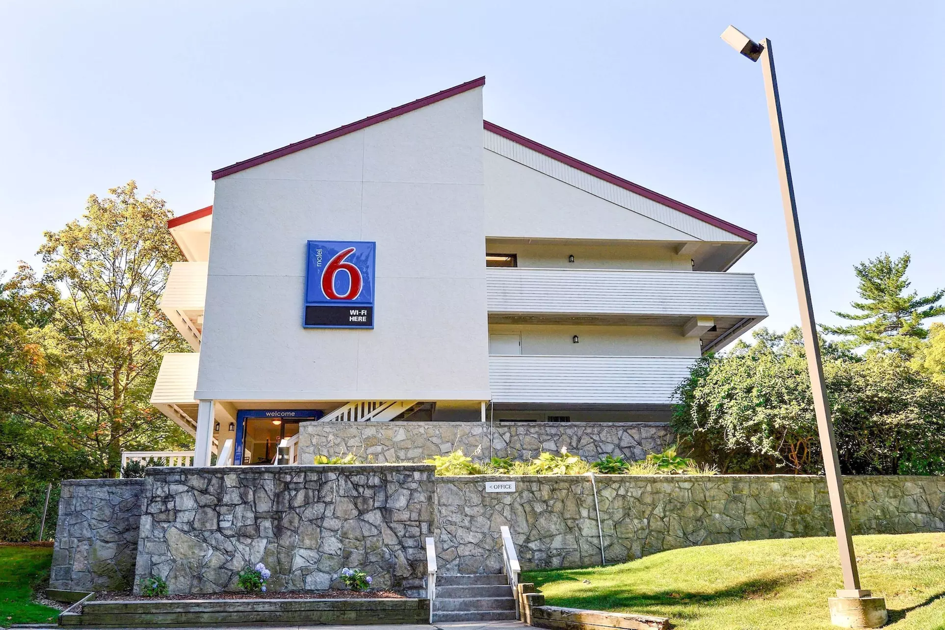 Motel 6 Nashua, NH - South - Primary Image