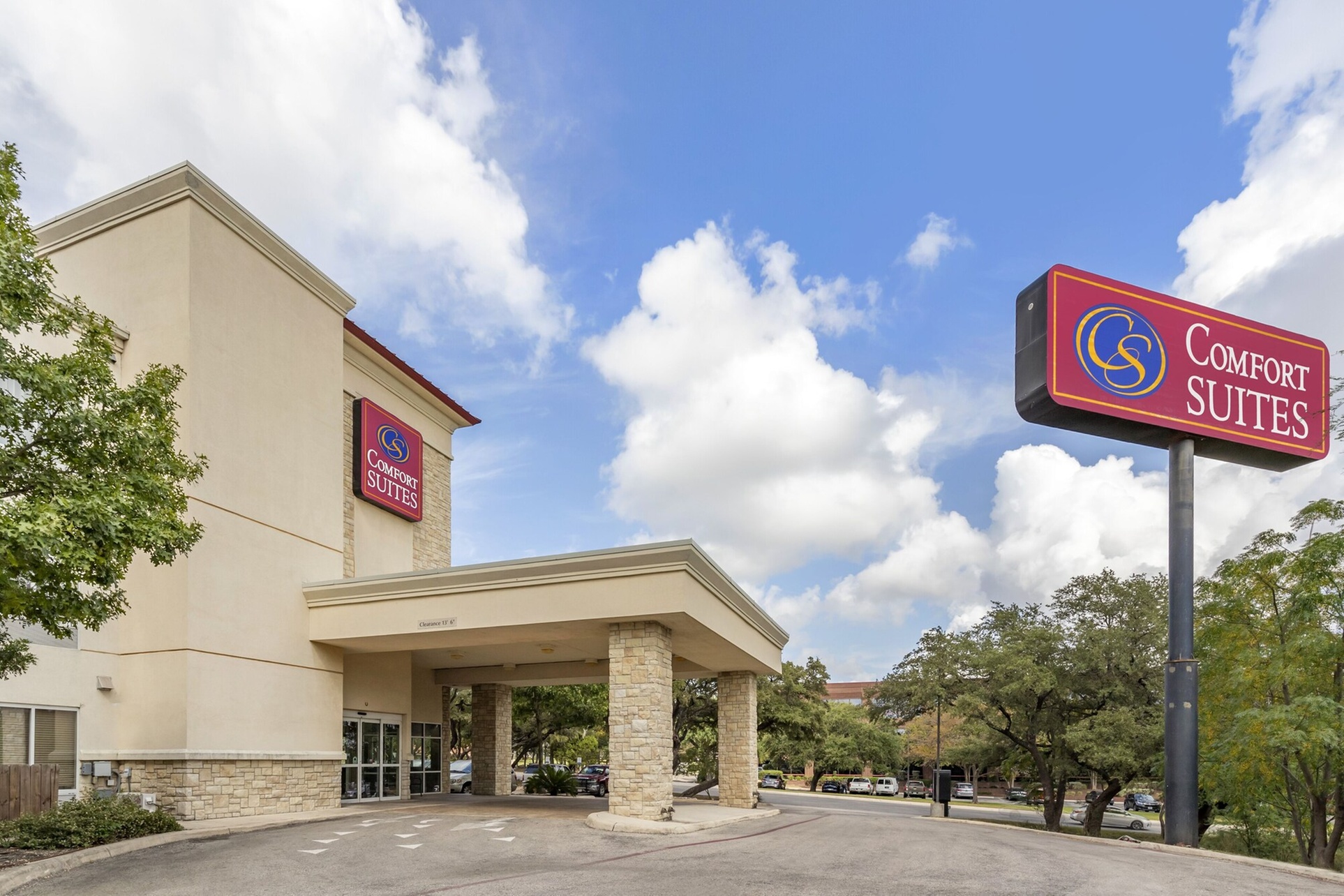 Comfort Suites Medical Center near Six Flags