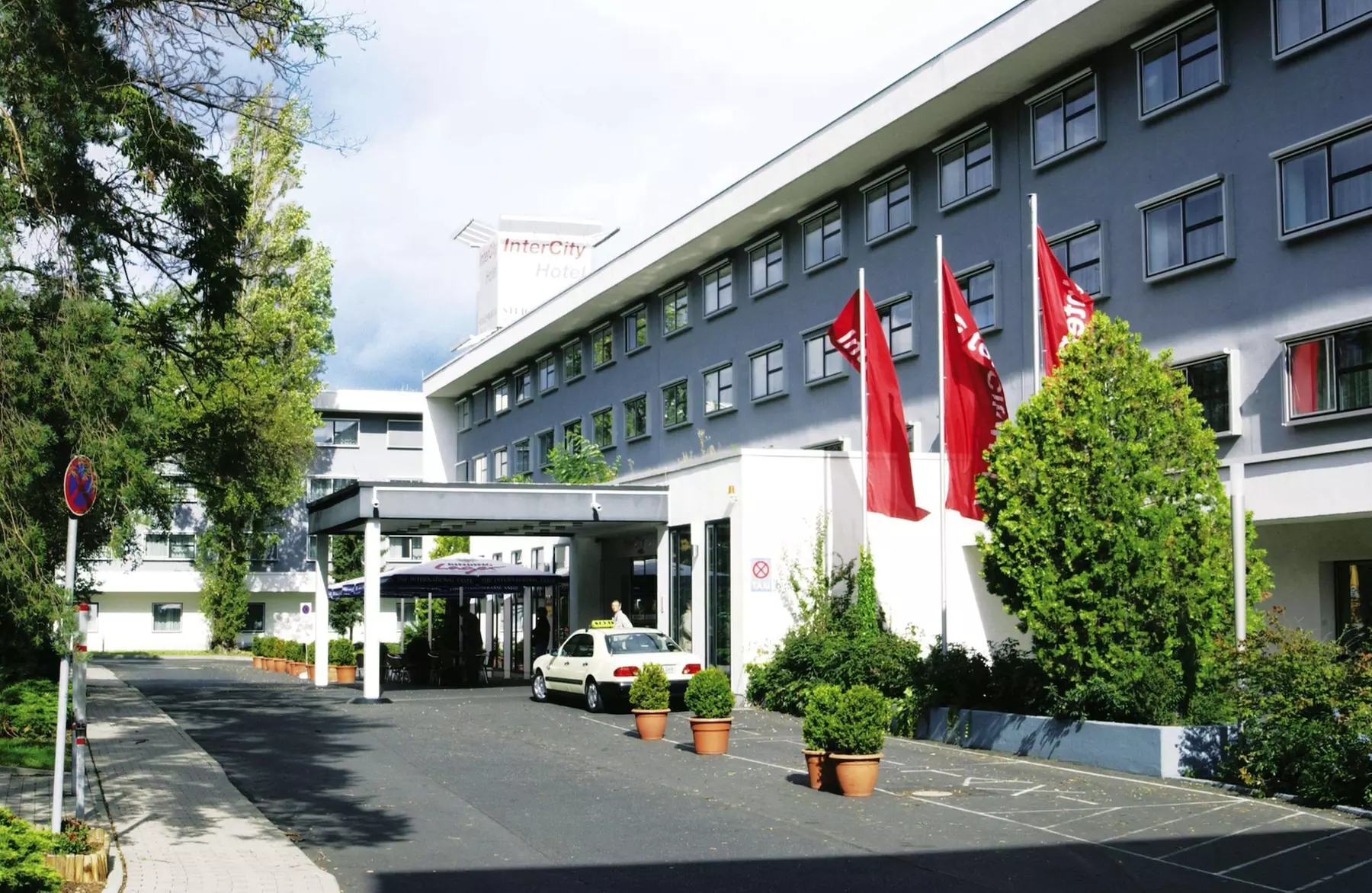IntercityHotel Frankfurt Airport - Primary Image