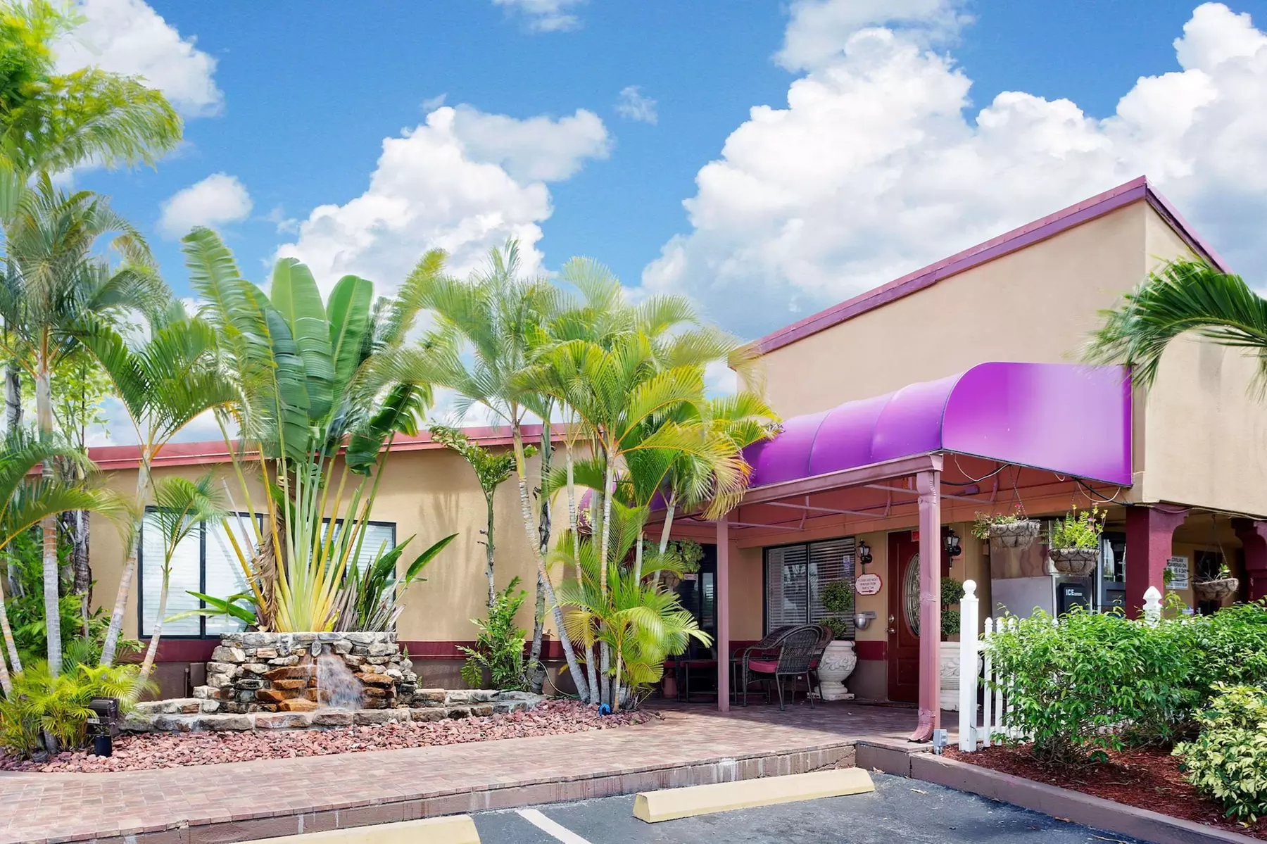 Knights Inn Port Charlotte - Primary Image