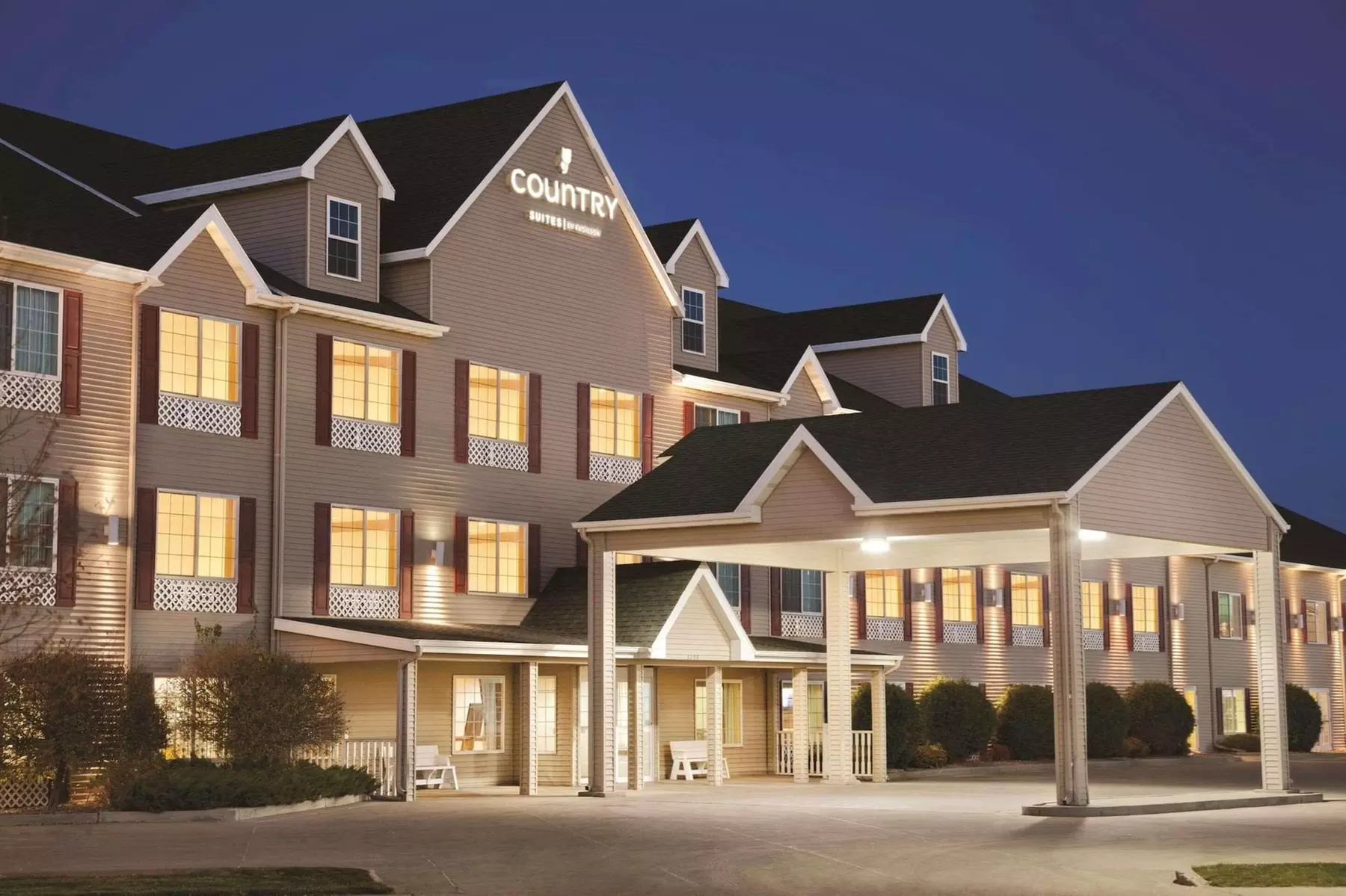 Country Inn & Suites by Radisson Bismarck Waterpark - Primary Image