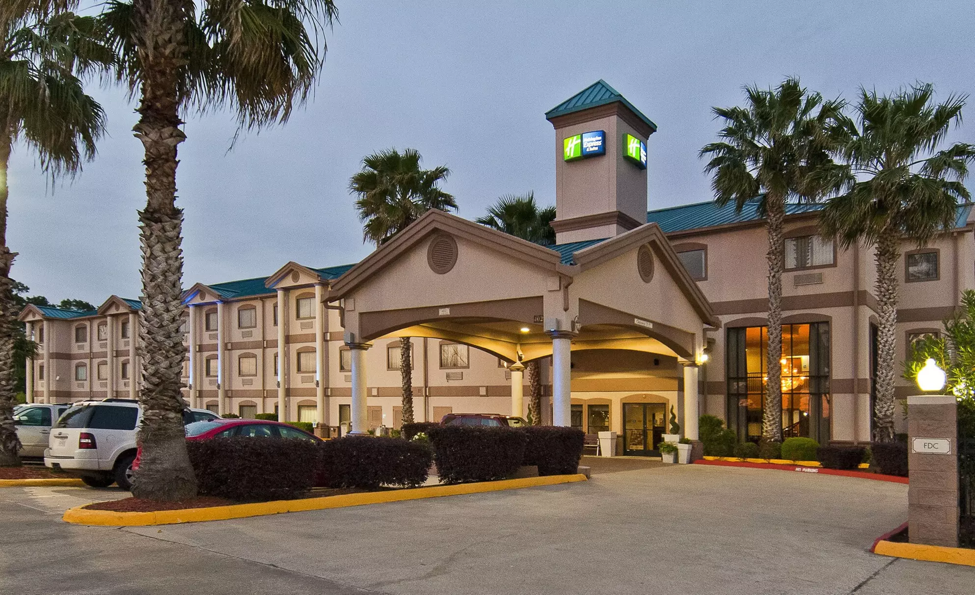 Holiday Inn Express Hotel & Suites Lake Charles by IHG - Primary Image