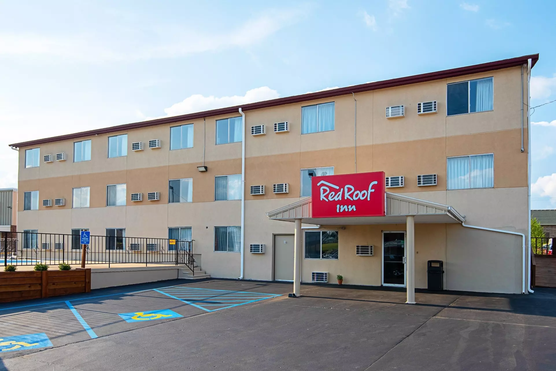 Red Roof Inn Cameron - Primary Image