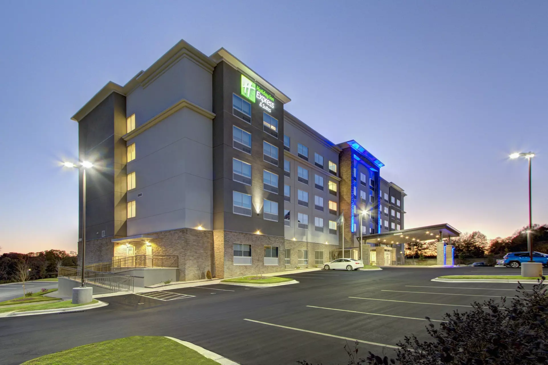 Holiday Inn Express & Suites Charlotte Southwest, an IHG Hotel - Primary Image