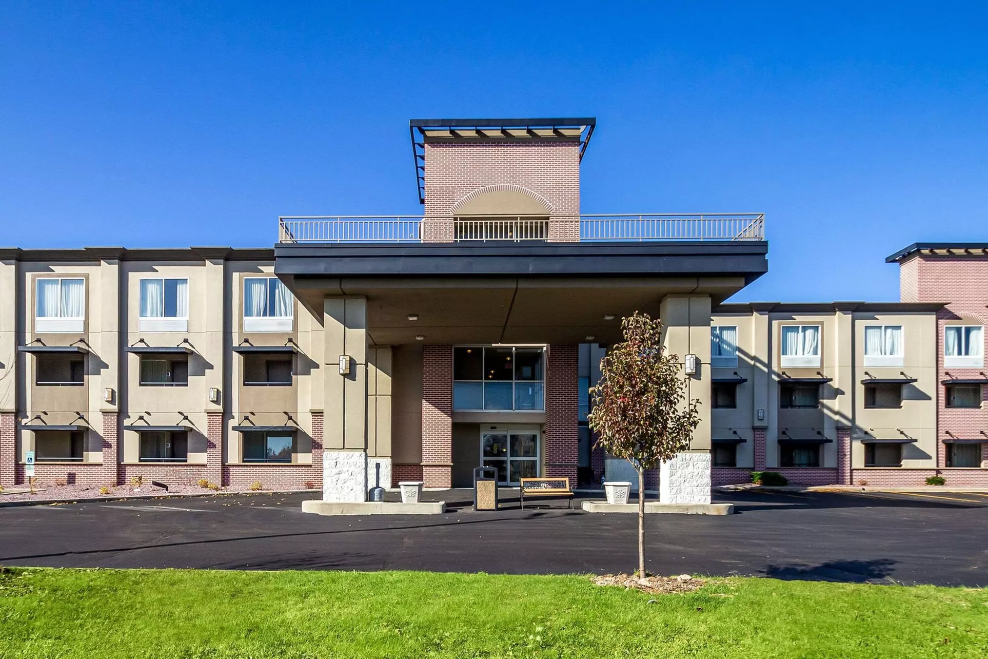 Quality Inn Milwaukee/Brookfield - Primary Image