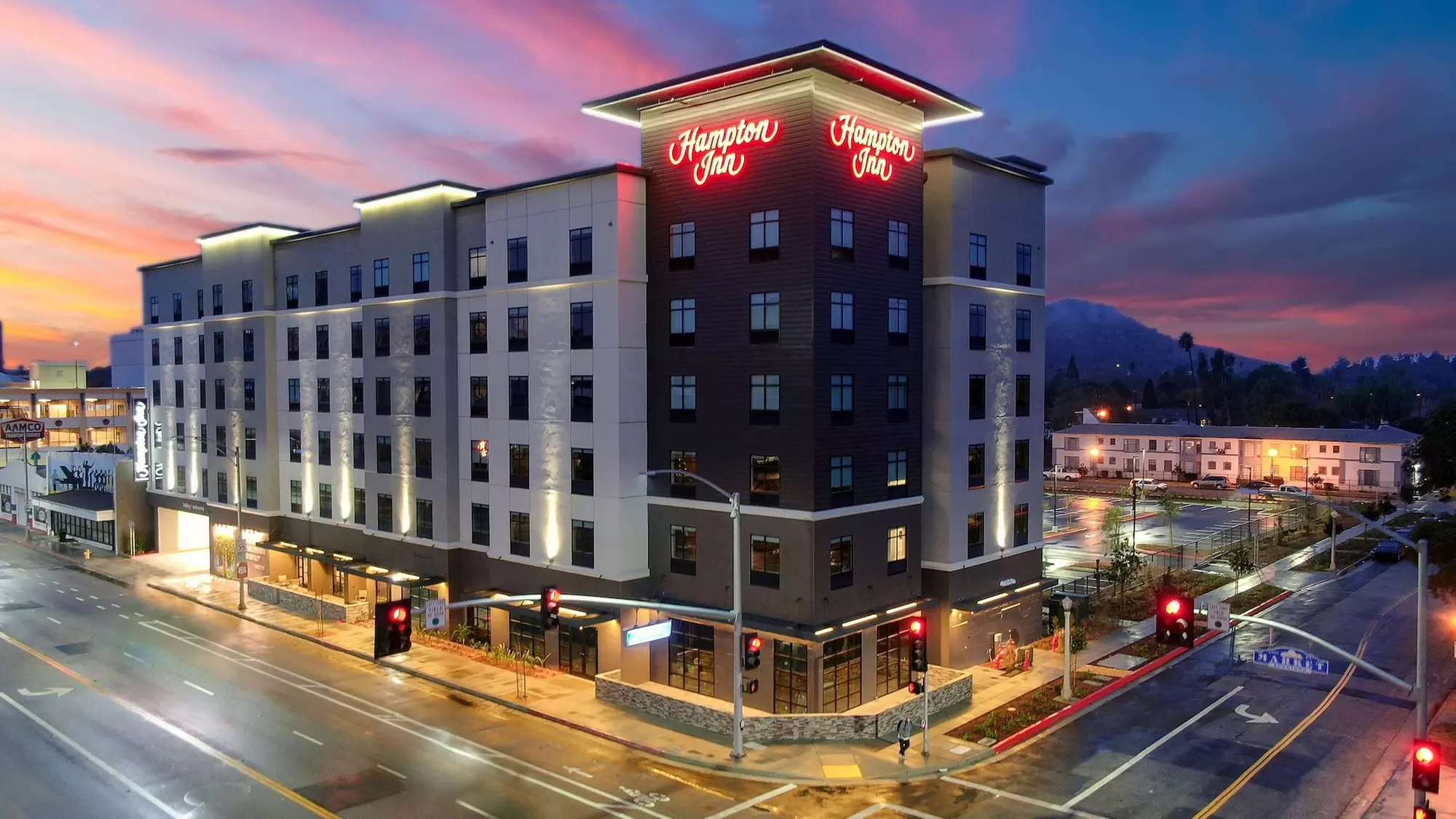 Hampton Inn Riverside Downtown - Primary Image