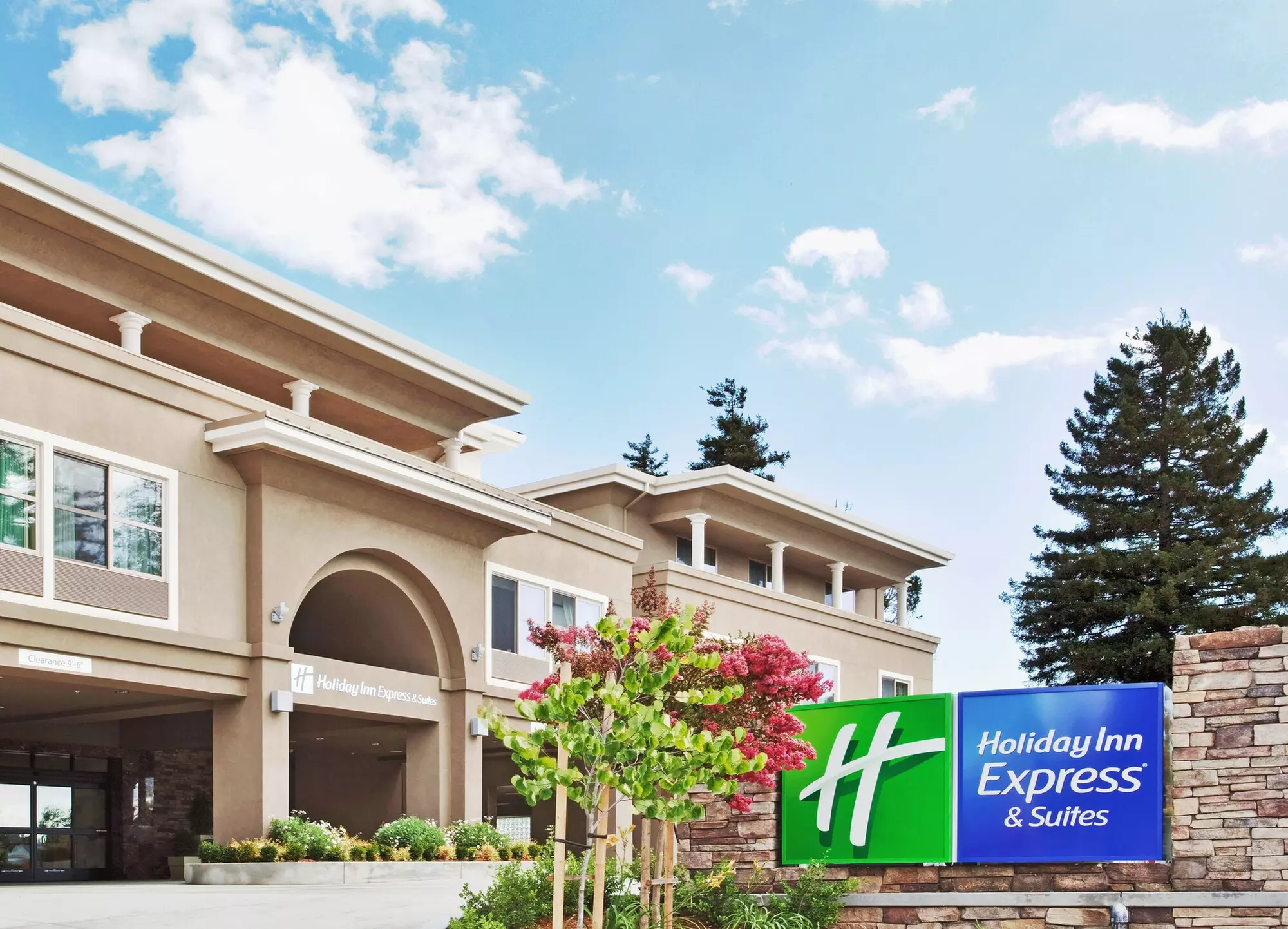 Holiday Inn Express Hotel & Suites Santa Cruz by IHG - Primary Image